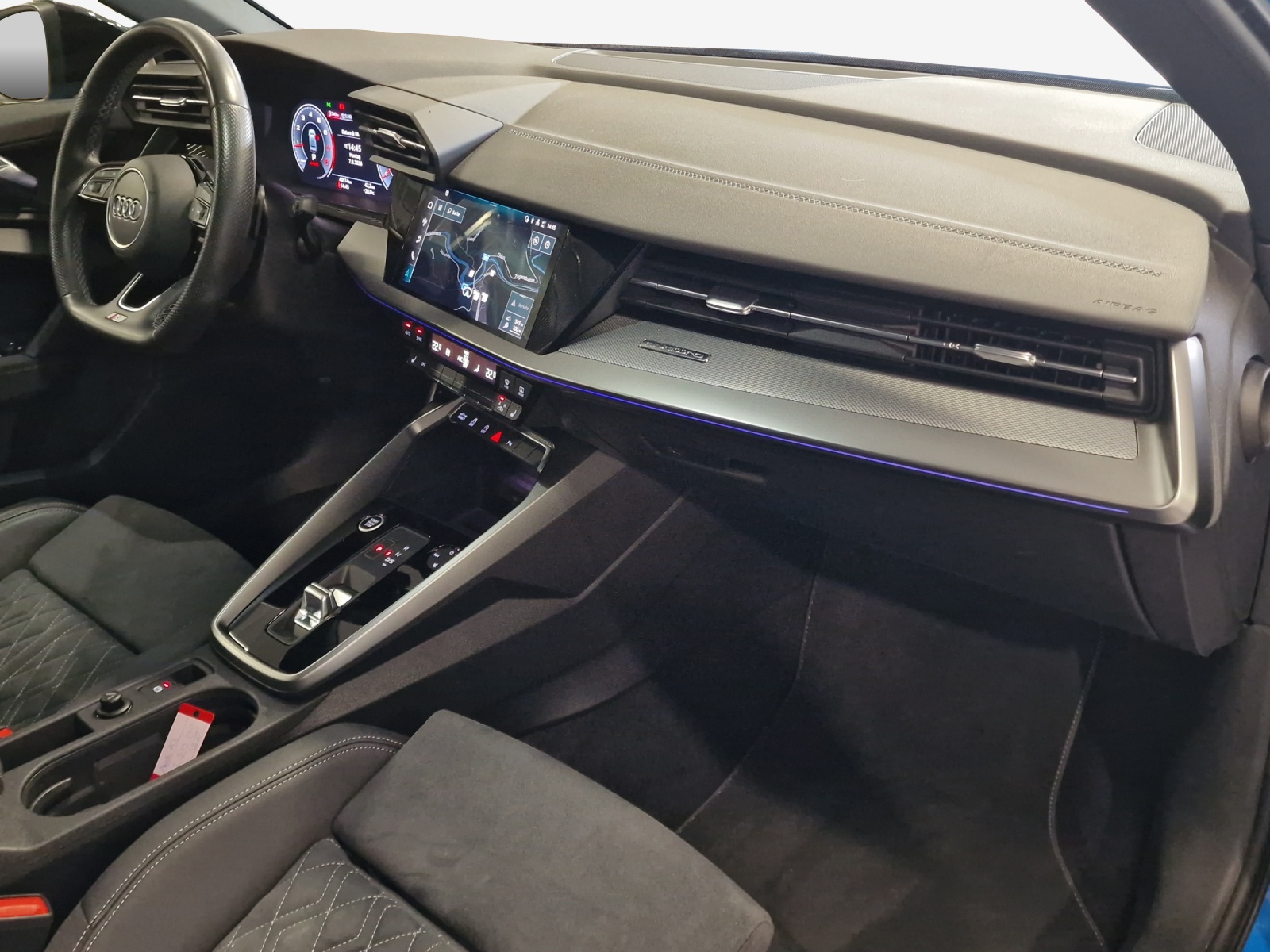 AUDI A3 Limousine 40 TFSI S-Line quattro S-tronic-image-13