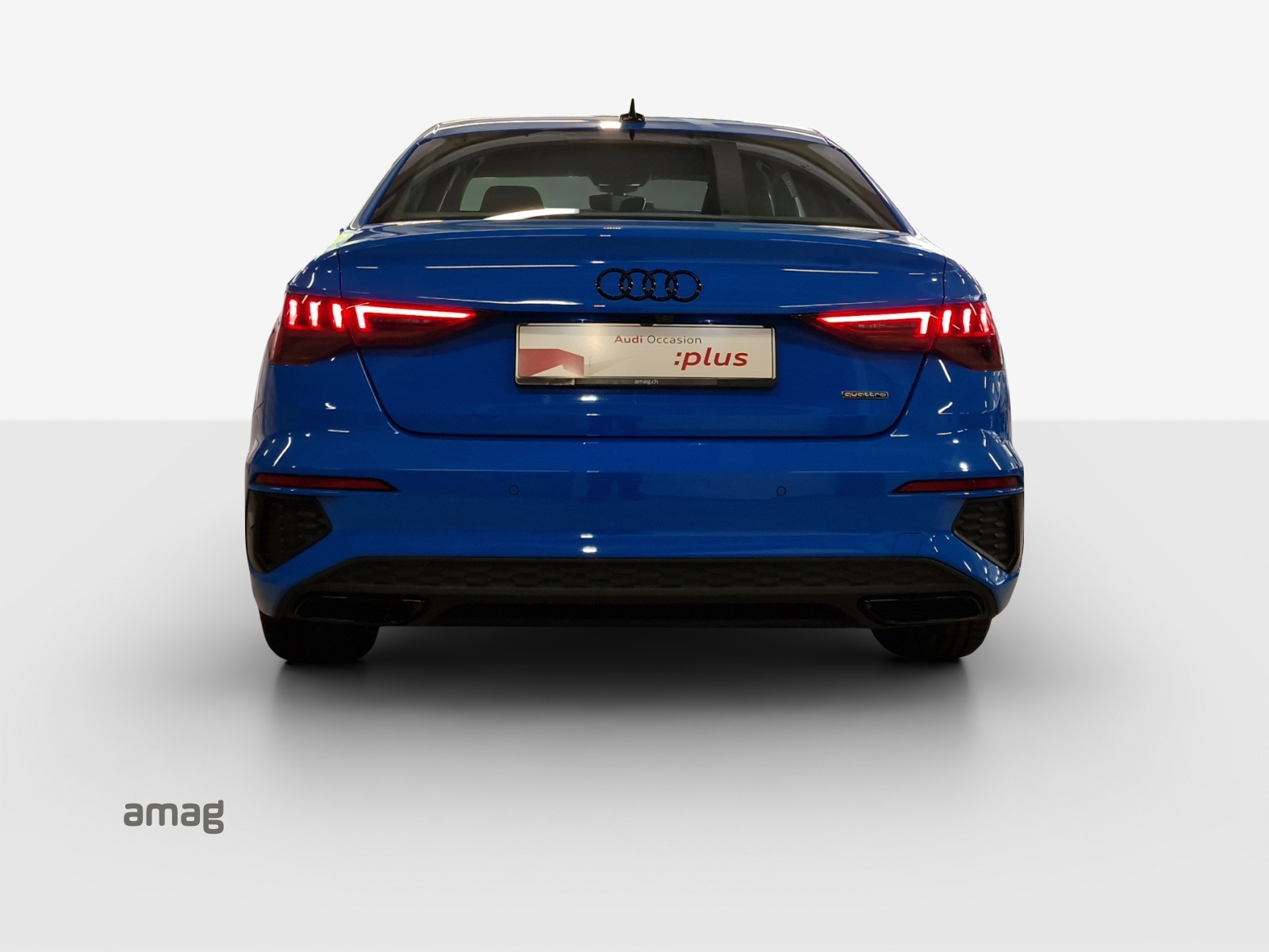 AUDI A3 Limousine 40 TFSI S-Line quattro S-tronic-image-3