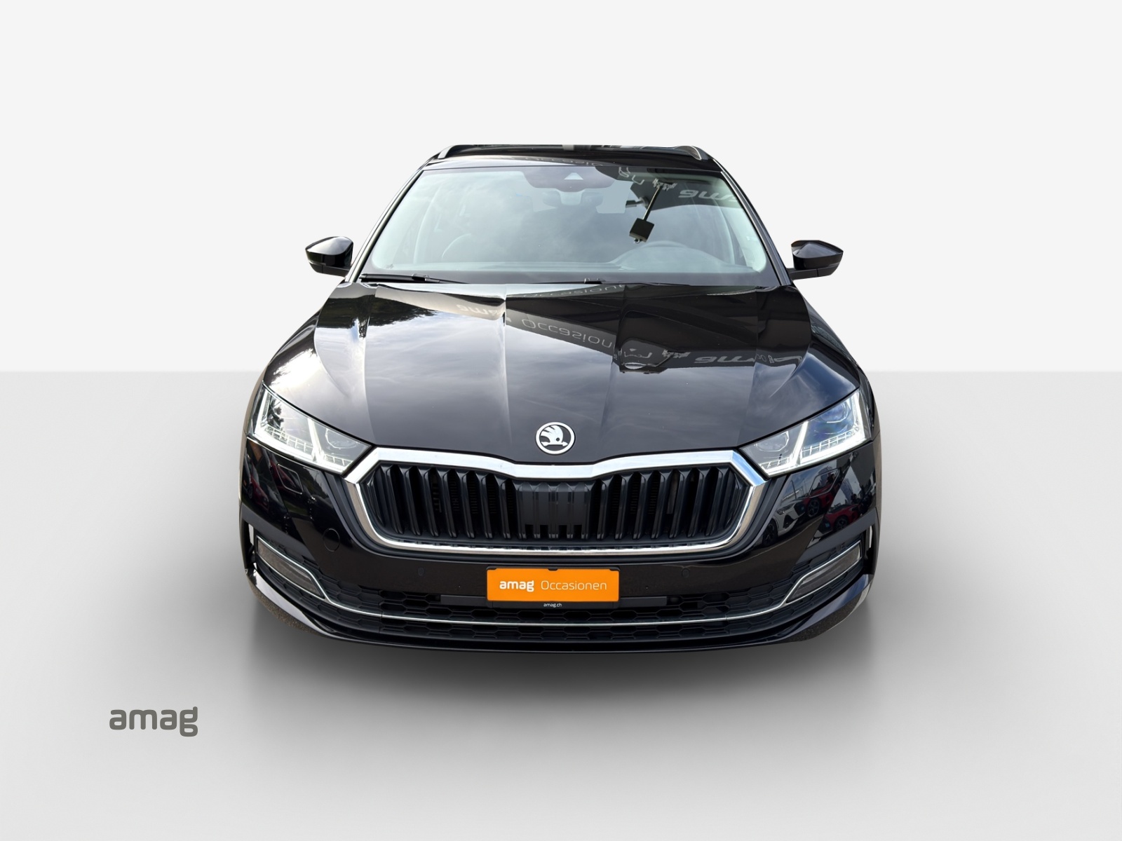 SKODA Octavia Combi 2.0 TSI Style DSG 4x4-image-6