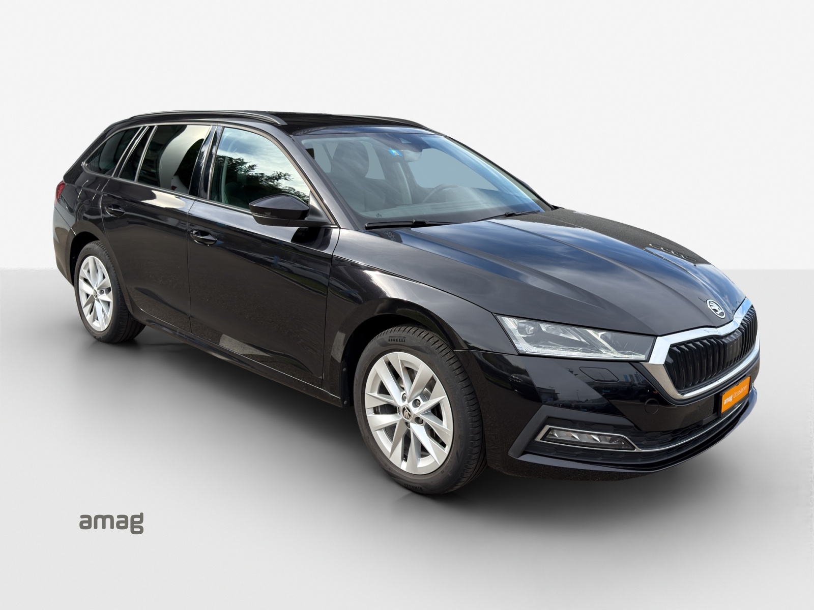 SKODA Octavia Combi 2.0 TSI Style DSG 4x4-image-5