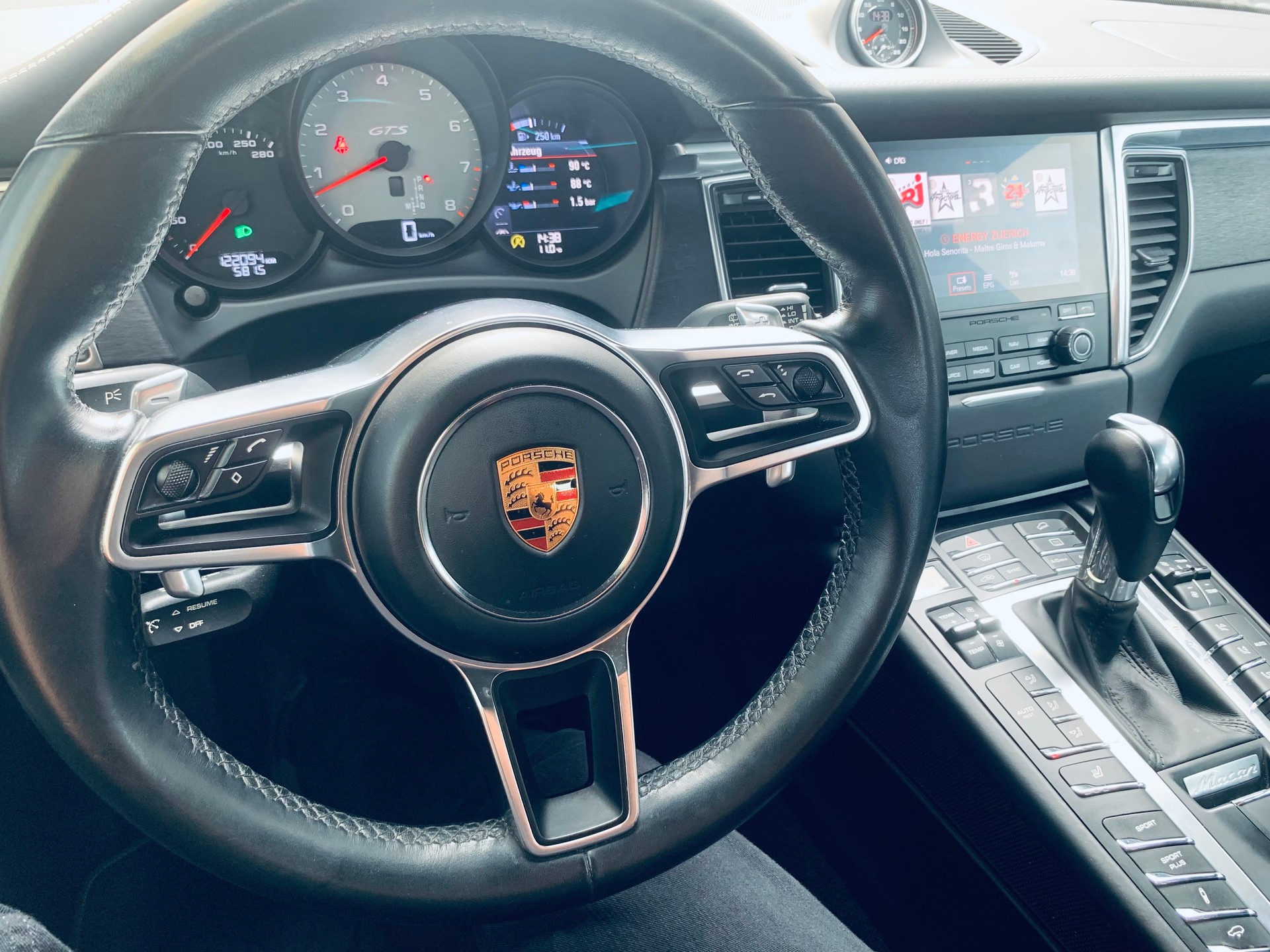 PORSCHE Macan GTS PDK-image-13