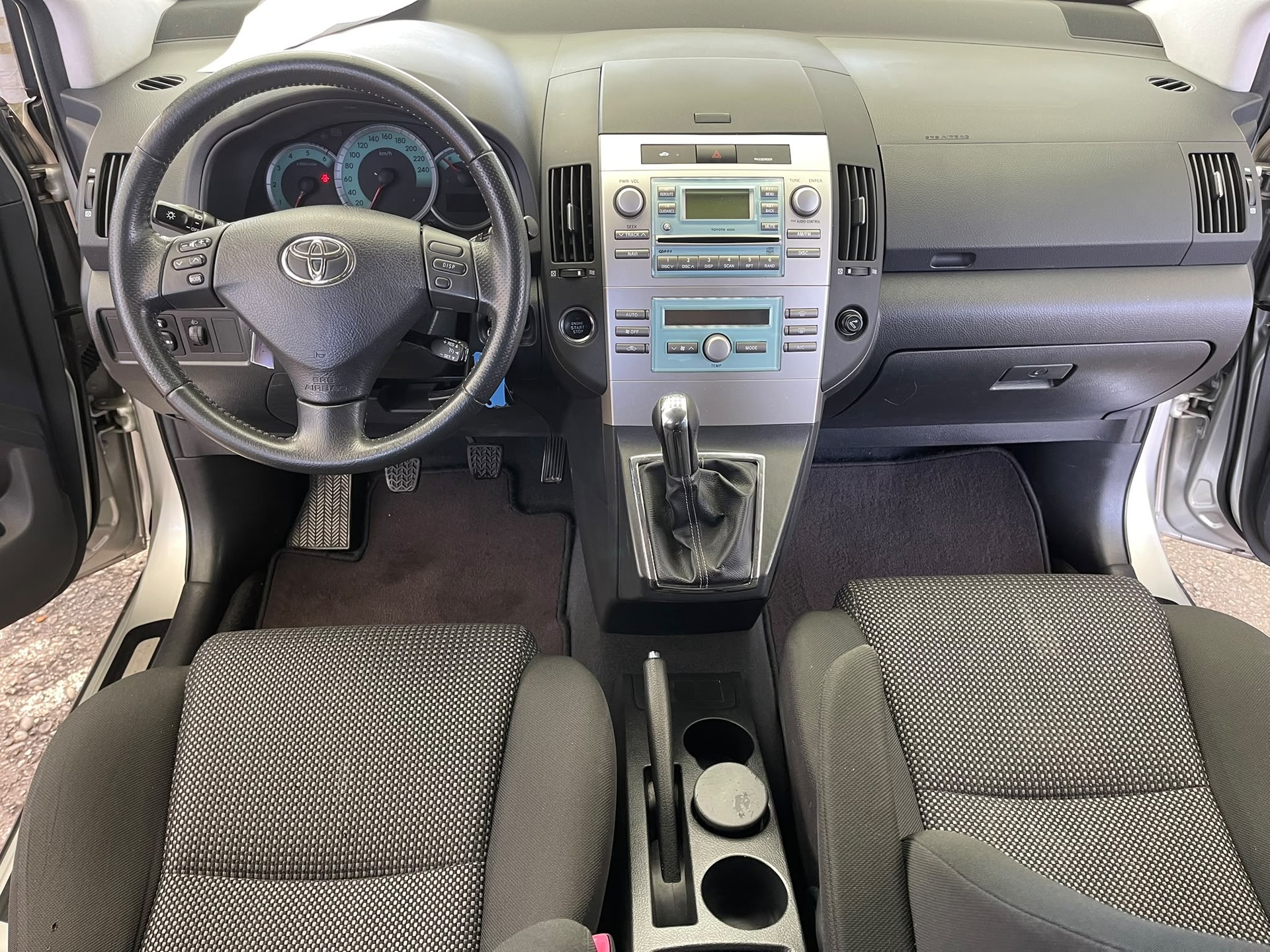 TOYOTA Corolla Verso 2.2 D-4D CleanP. Linea Sol Prem.-image-6