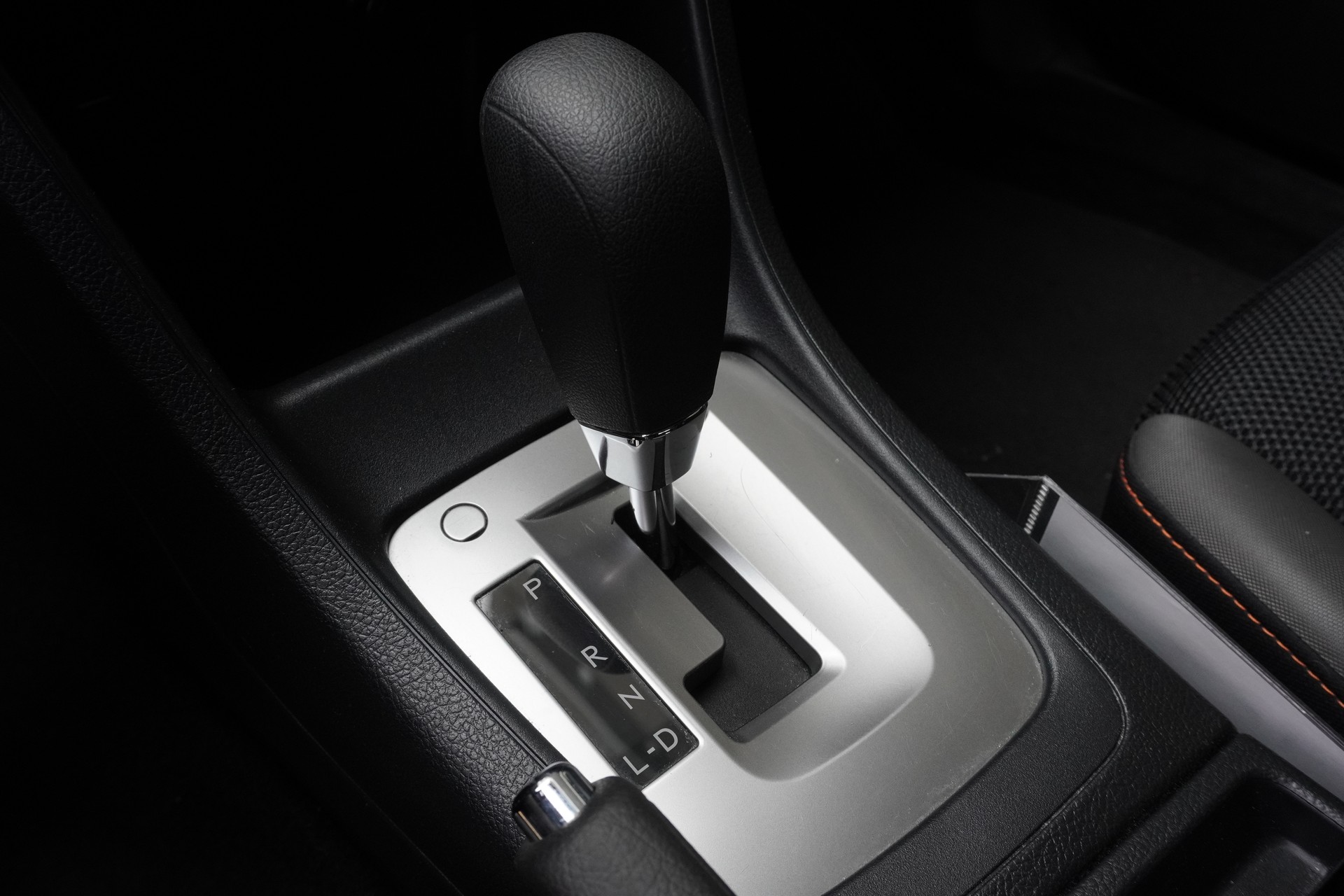 SUBARU XV 1.6 Swiss One AWD CVT-image-11