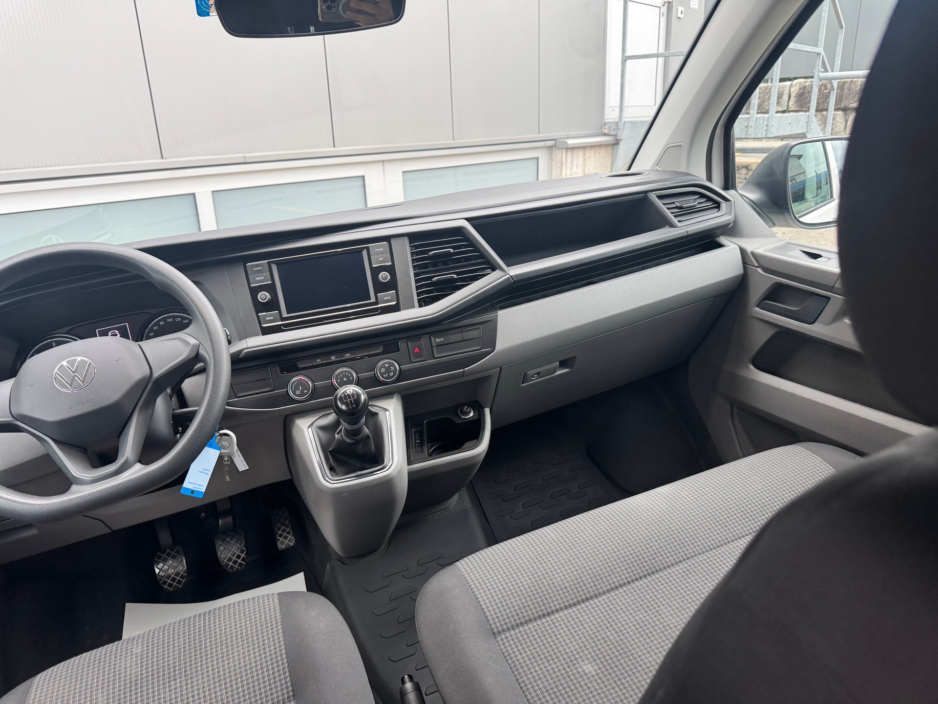 VW T6.1-image-4