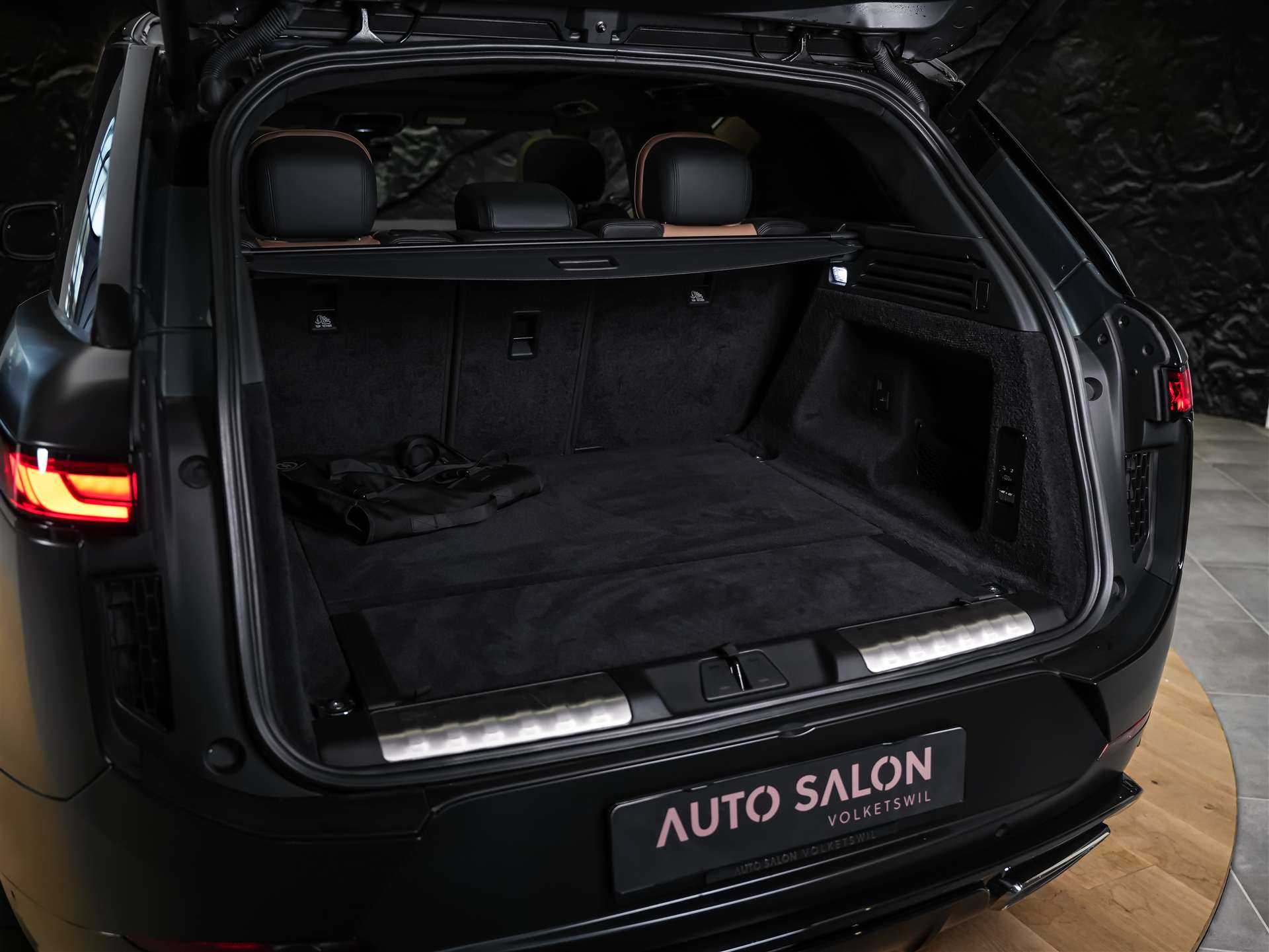 LAND ROVER Range Rover Sport P510e 3.0 Si6 PHEV Autobiography Automatic *24" Felgen*Massage*Panorama*Sitzbelüftung*Head-Up*Luftfederung*-image-44
