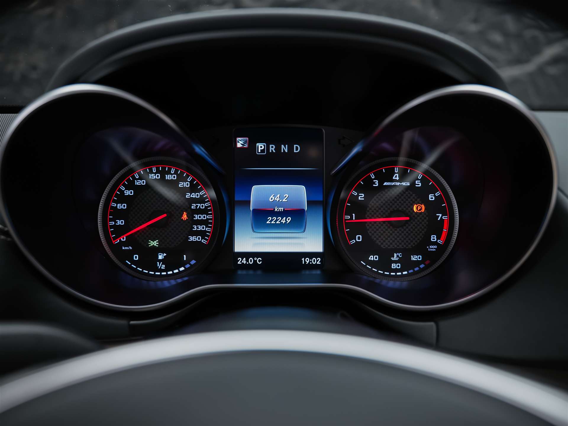 MERCEDES-BENZ AMG GT C Roadster Speedshift DCT-image-31