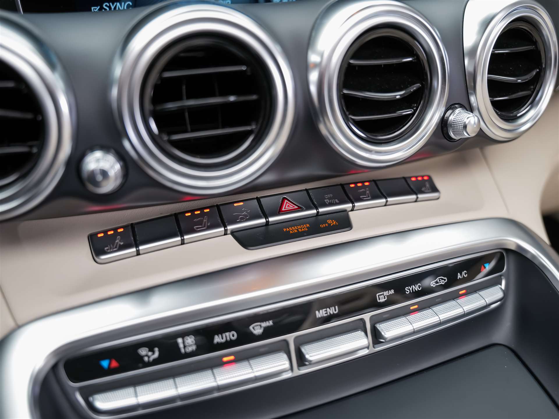 MERCEDES-BENZ AMG GT C Roadster Speedshift DCT-image-25