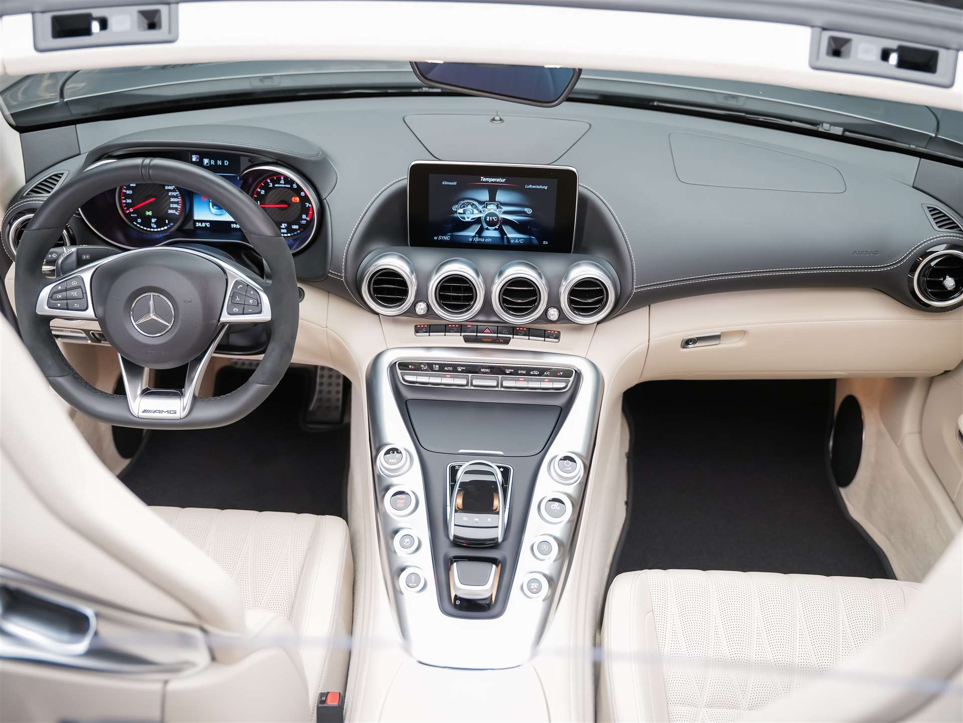 MERCEDES-BENZ AMG GT C Roadster Speedshift DCT-image-22