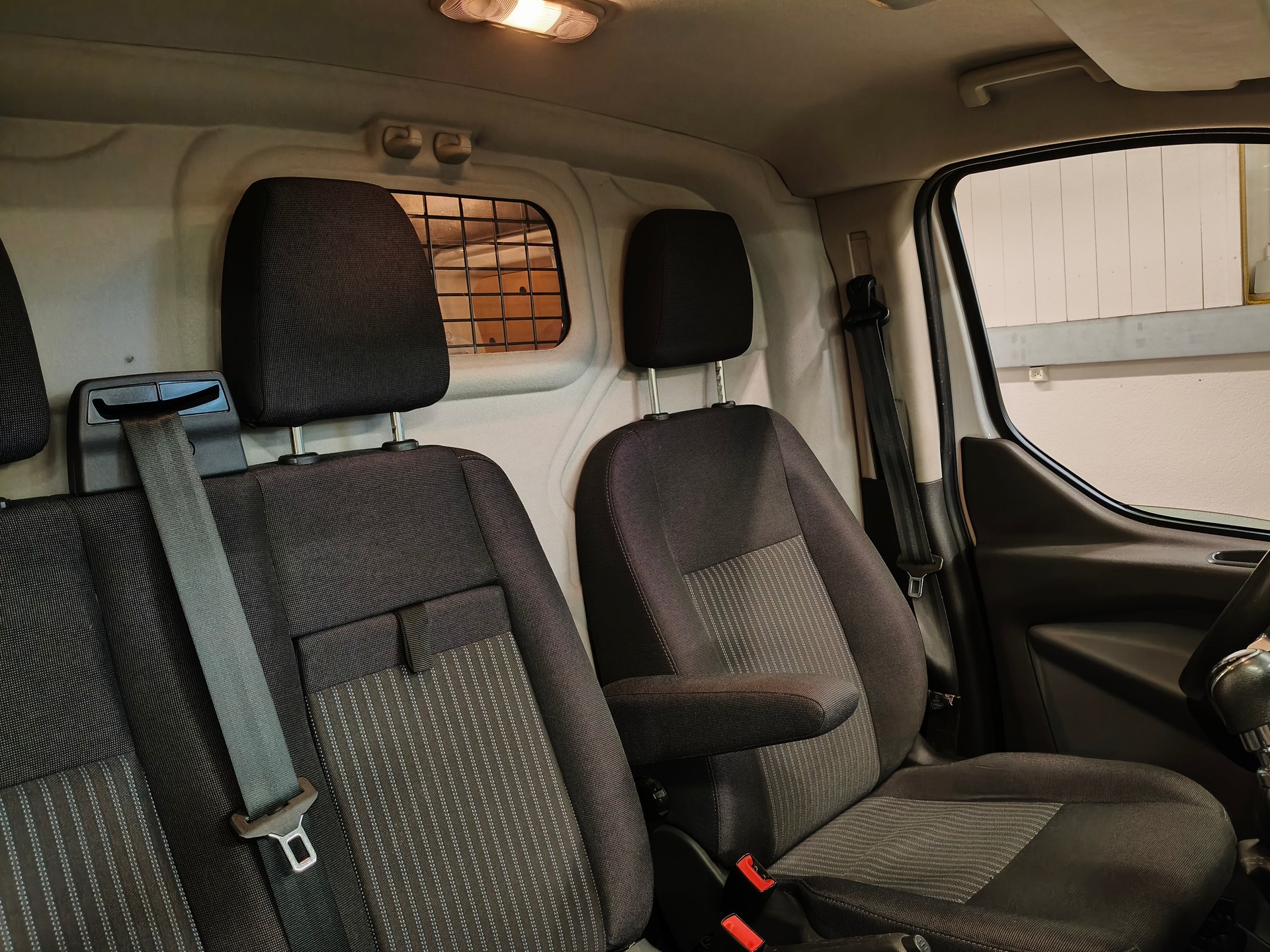 FORD Transit Custom Van 290 L2H1 Ambiente-image-26