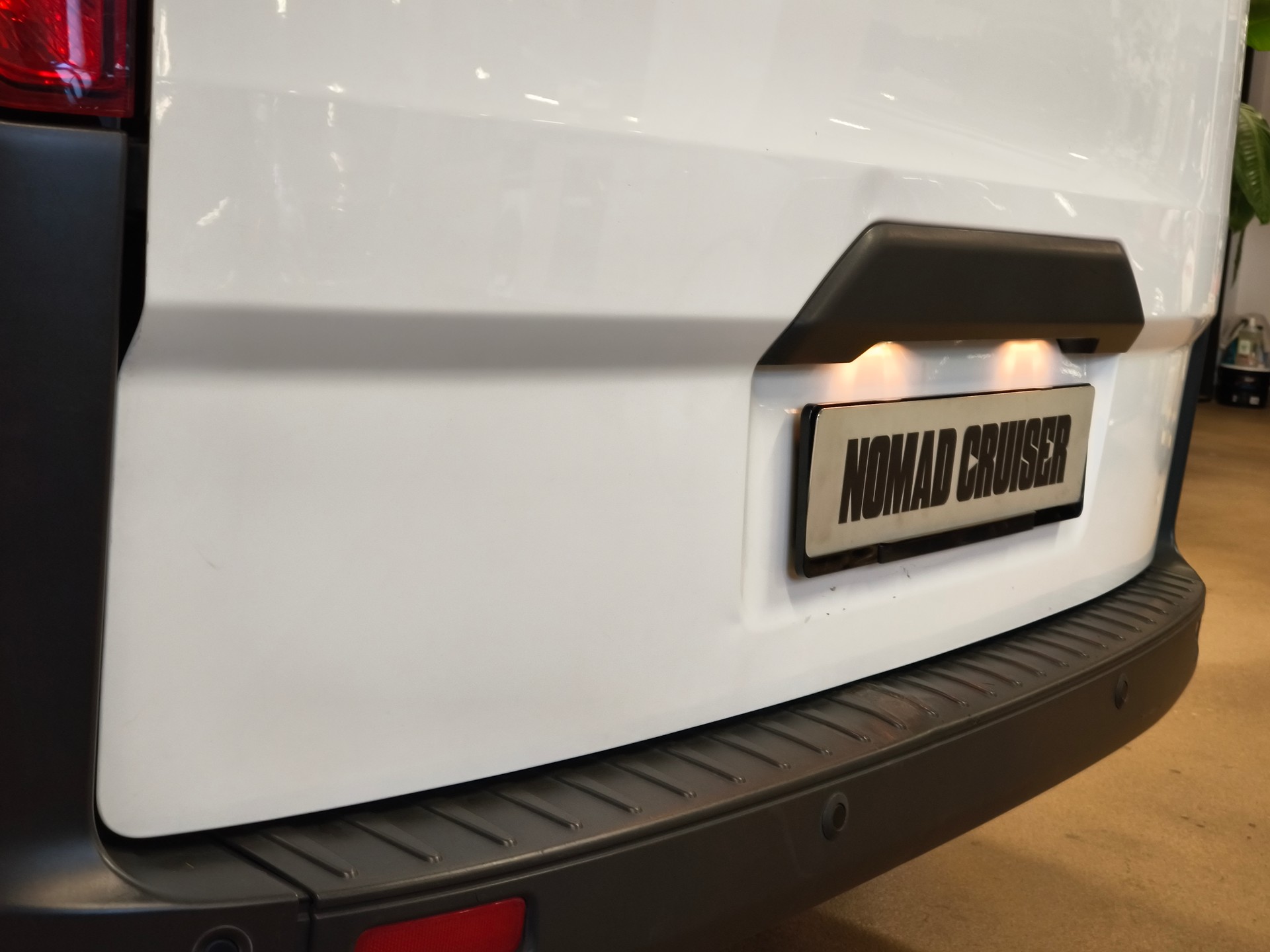 FORD Transit Custom Van 290 L2H1 Ambiente-image-9