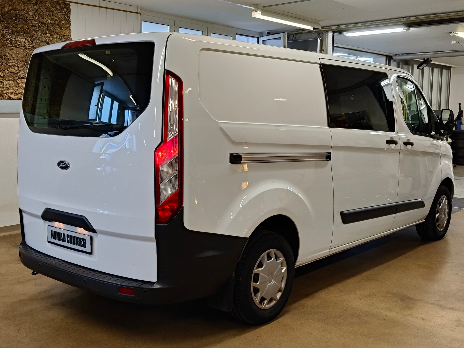 FORD Transit Custom Van 290 L2H1 Ambiente-image-6