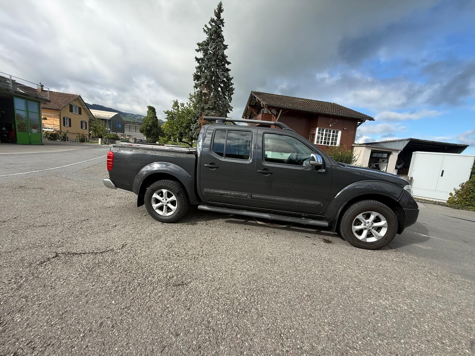 NISSAN Navara Double Cab Platinum 2.5 dCi 4WD-image-3