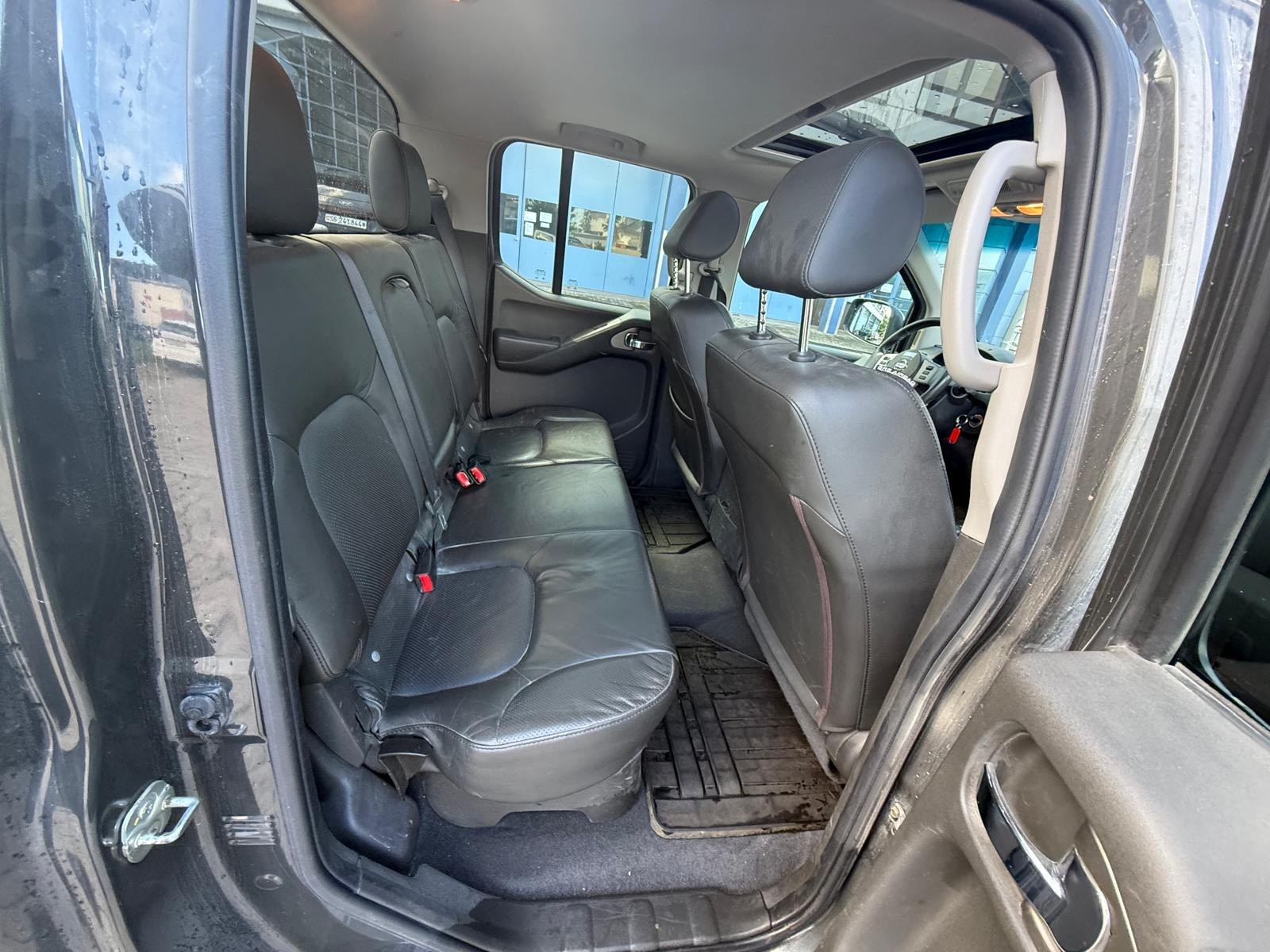 NISSAN Navara Double Cab Platinum 2.5 dCi 4WD-image-7