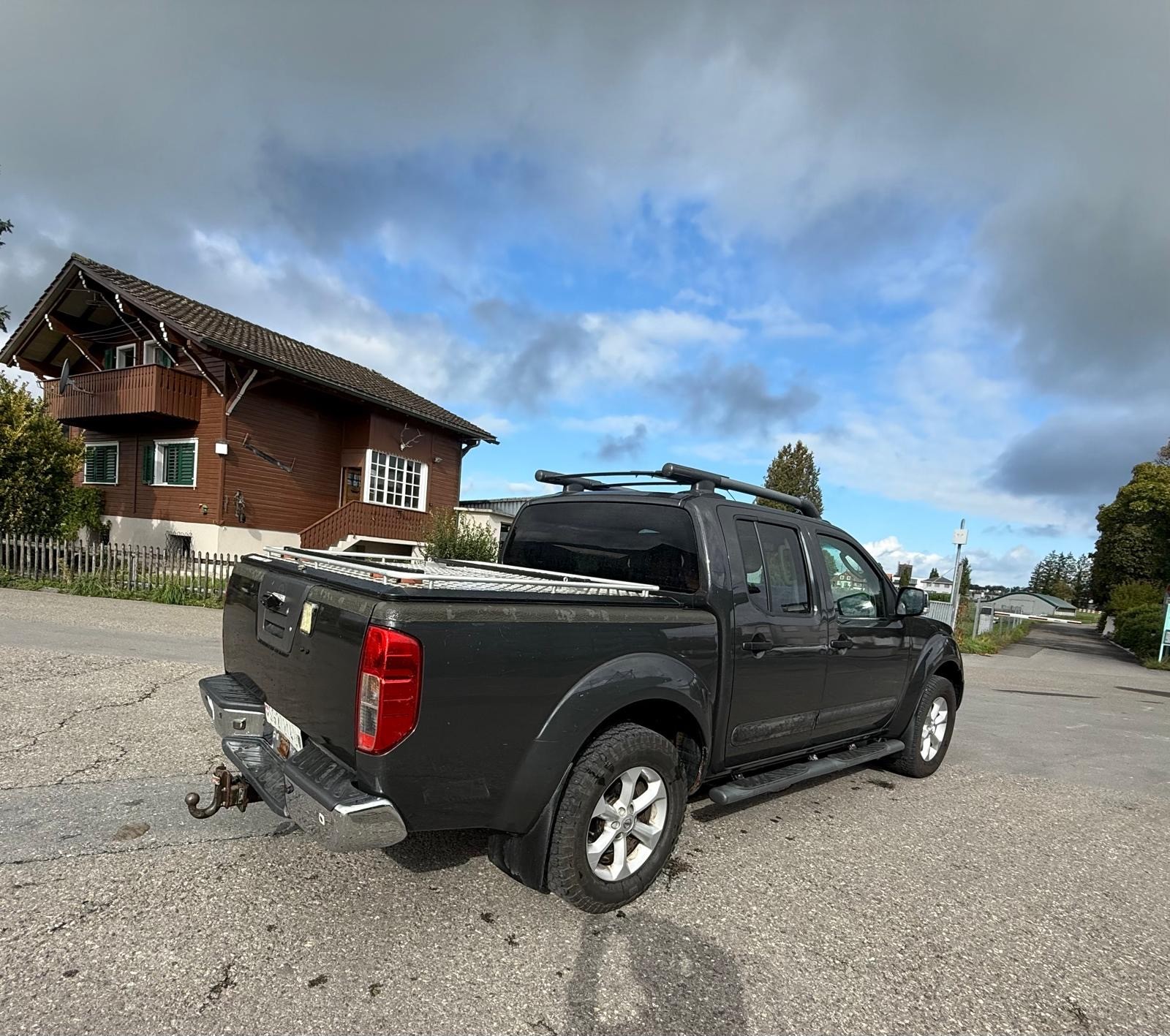 NISSAN Navara Double Cab Platinum 2.5 dCi 4WD-image-2