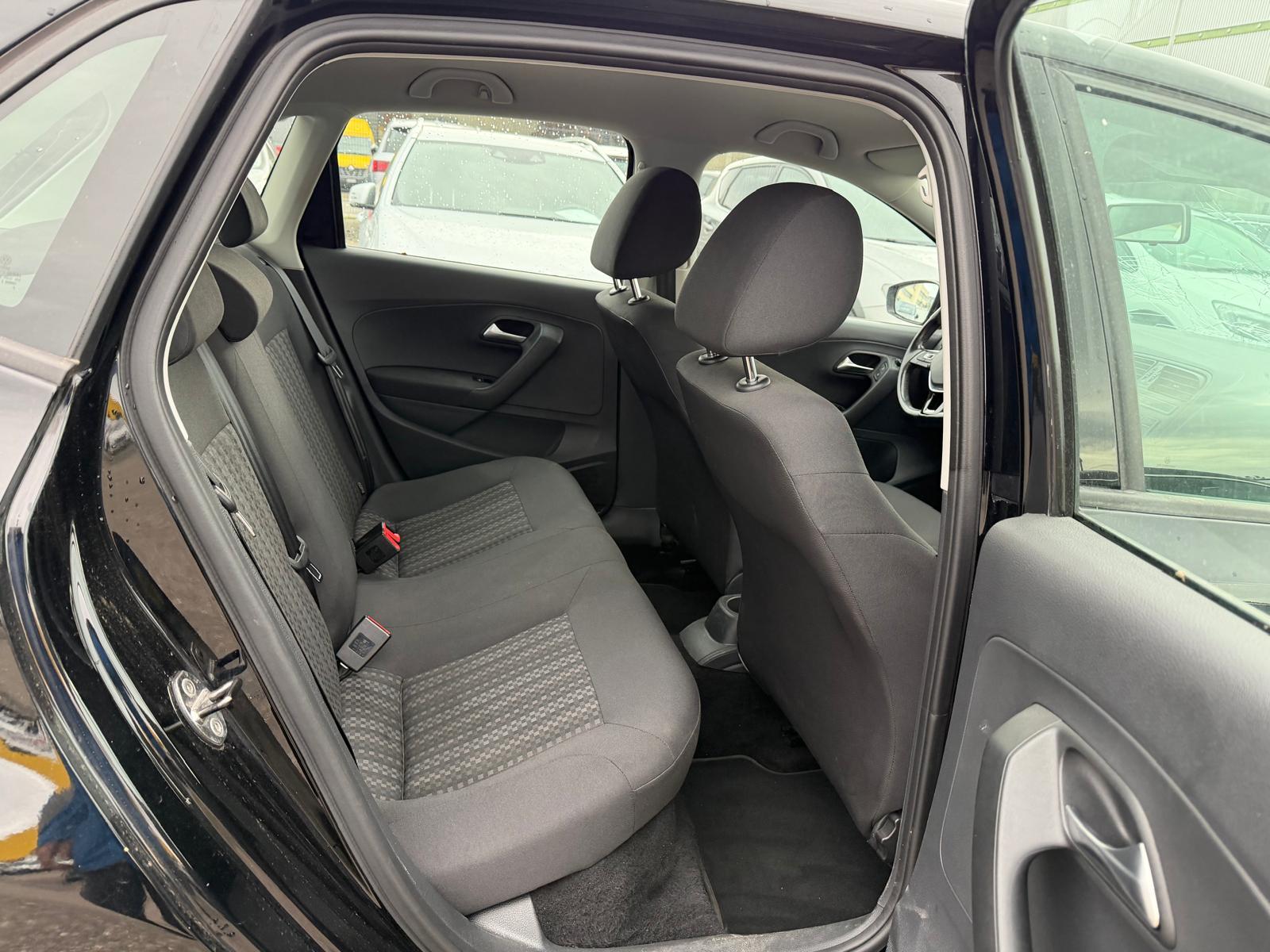 VW Polo 1.0 MPI 60 BlueMT Trendline-image-11