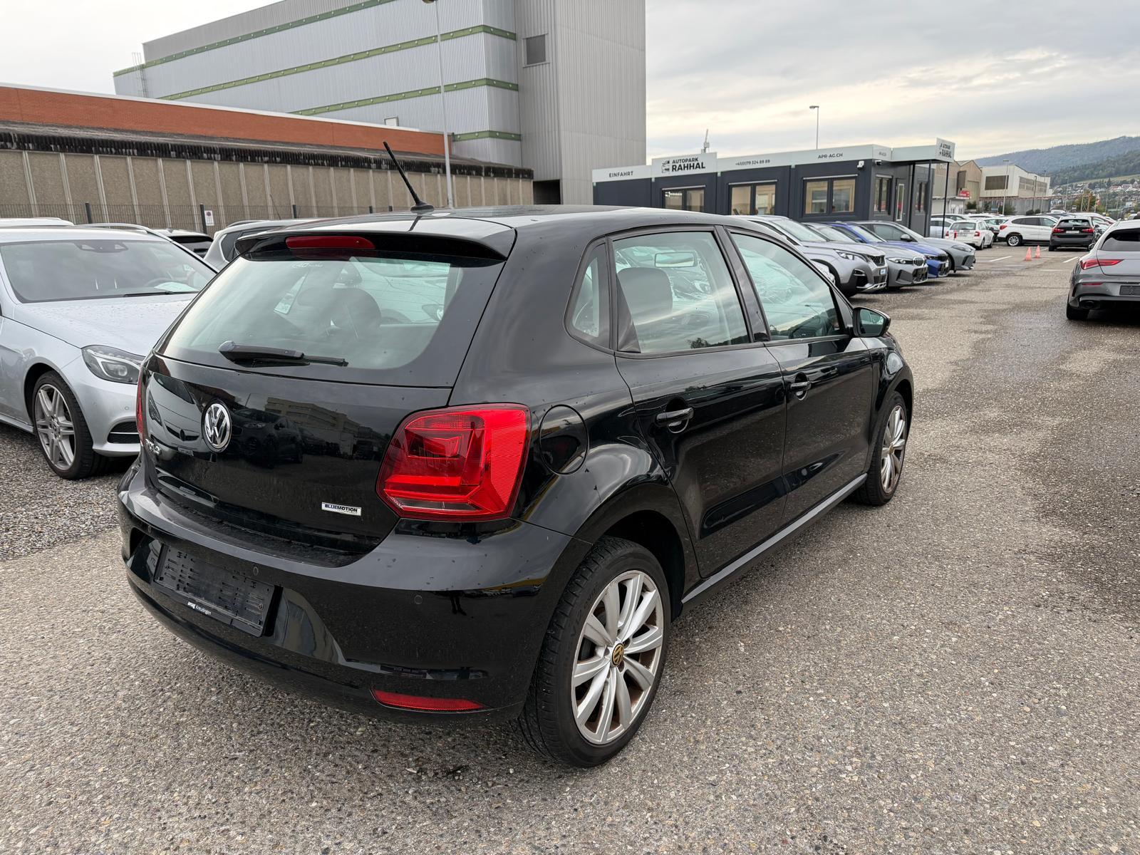VW Polo 1.0 MPI 60 BlueMT Trendline-image-3