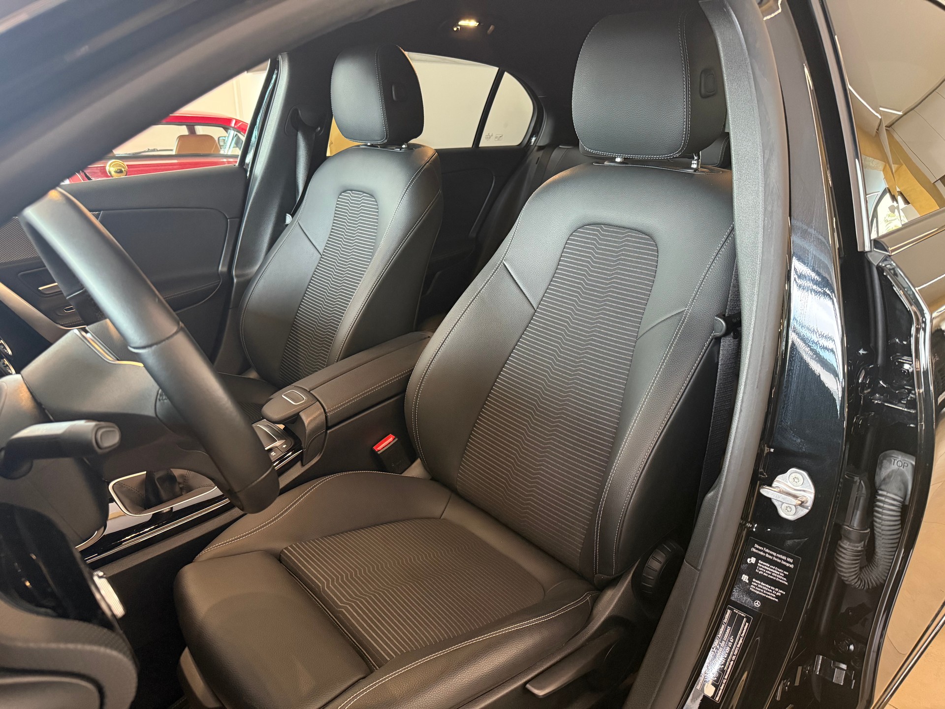 MERCEDES-BENZ A 180 Night Star-image-11