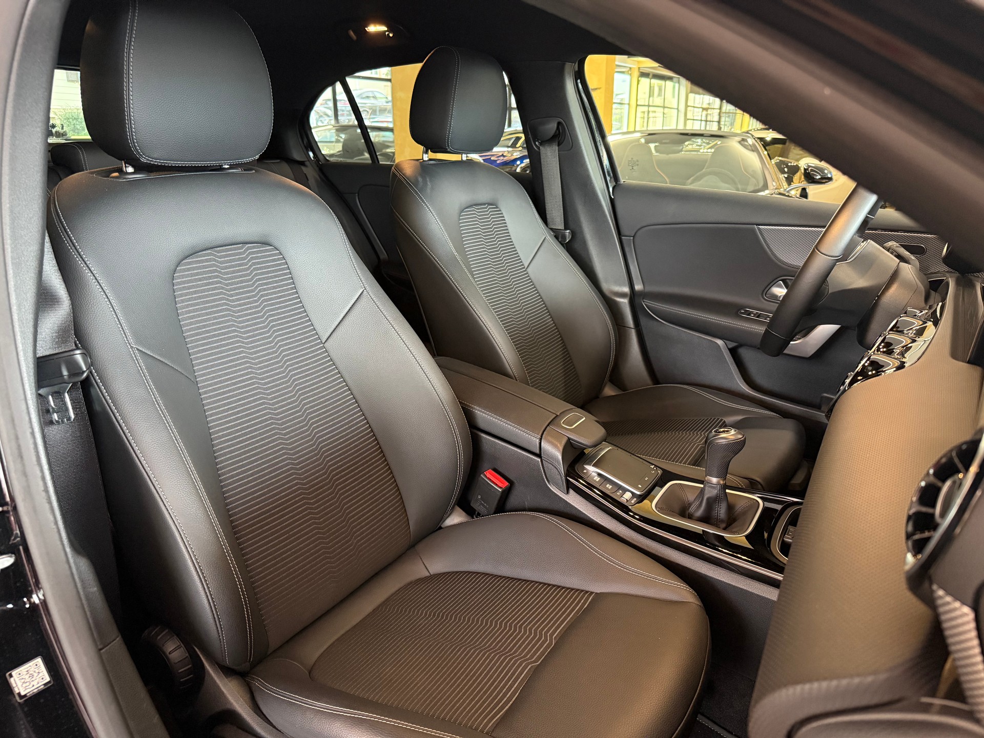 MERCEDES-BENZ A 180 Night Star-image-16