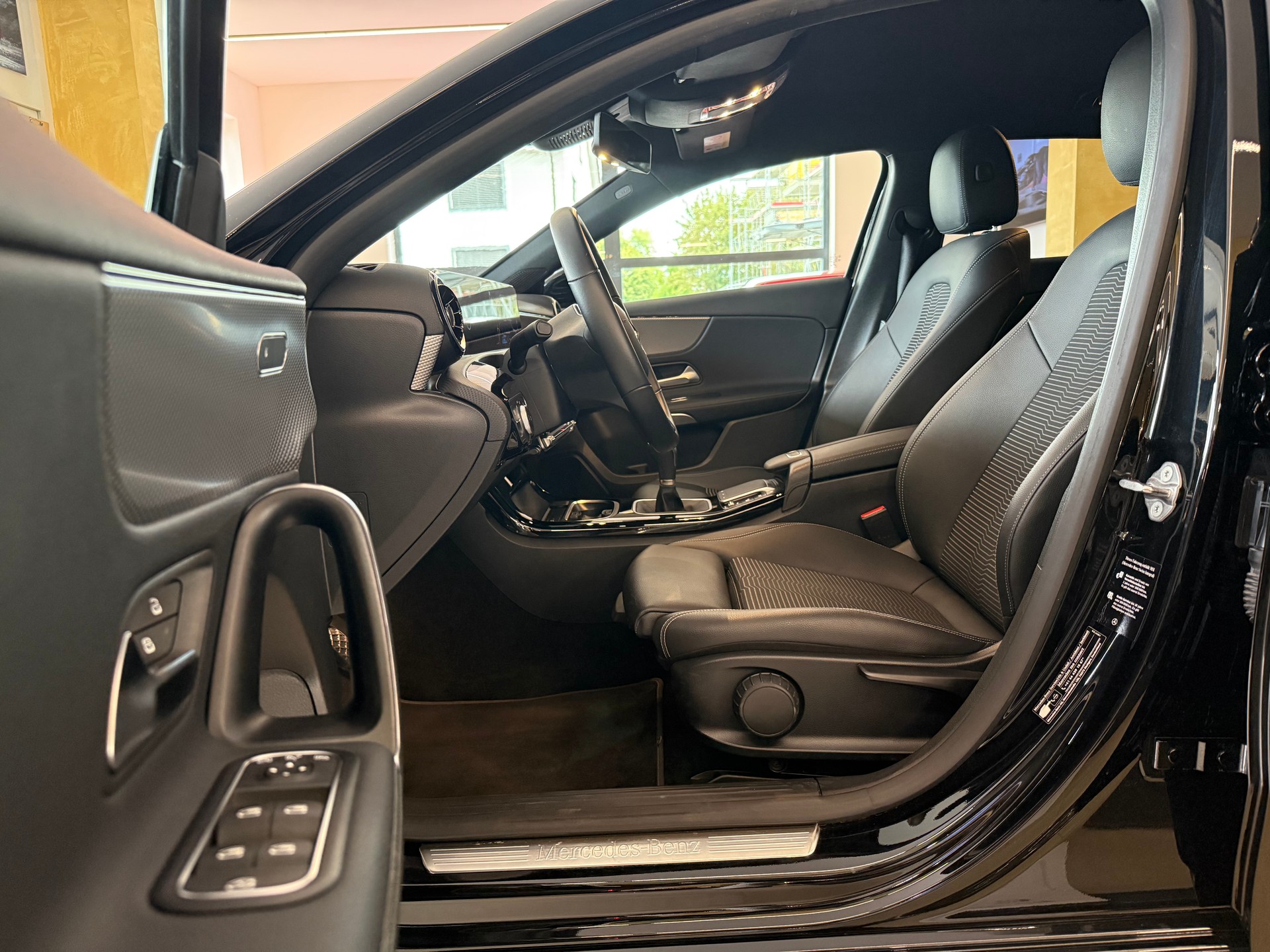 MERCEDES-BENZ A 180 Night Star-image-10