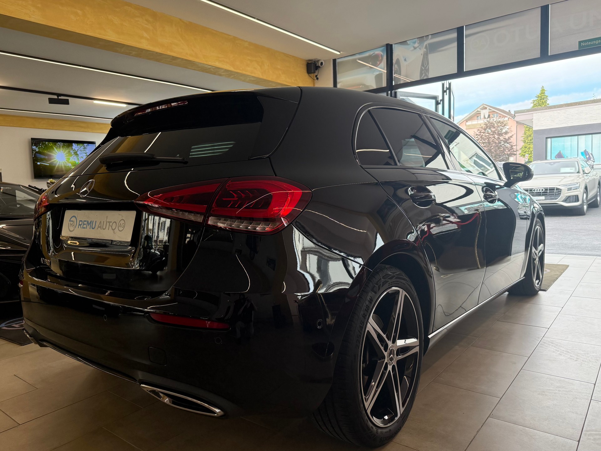 MERCEDES-BENZ A 180 Night Star-image-2