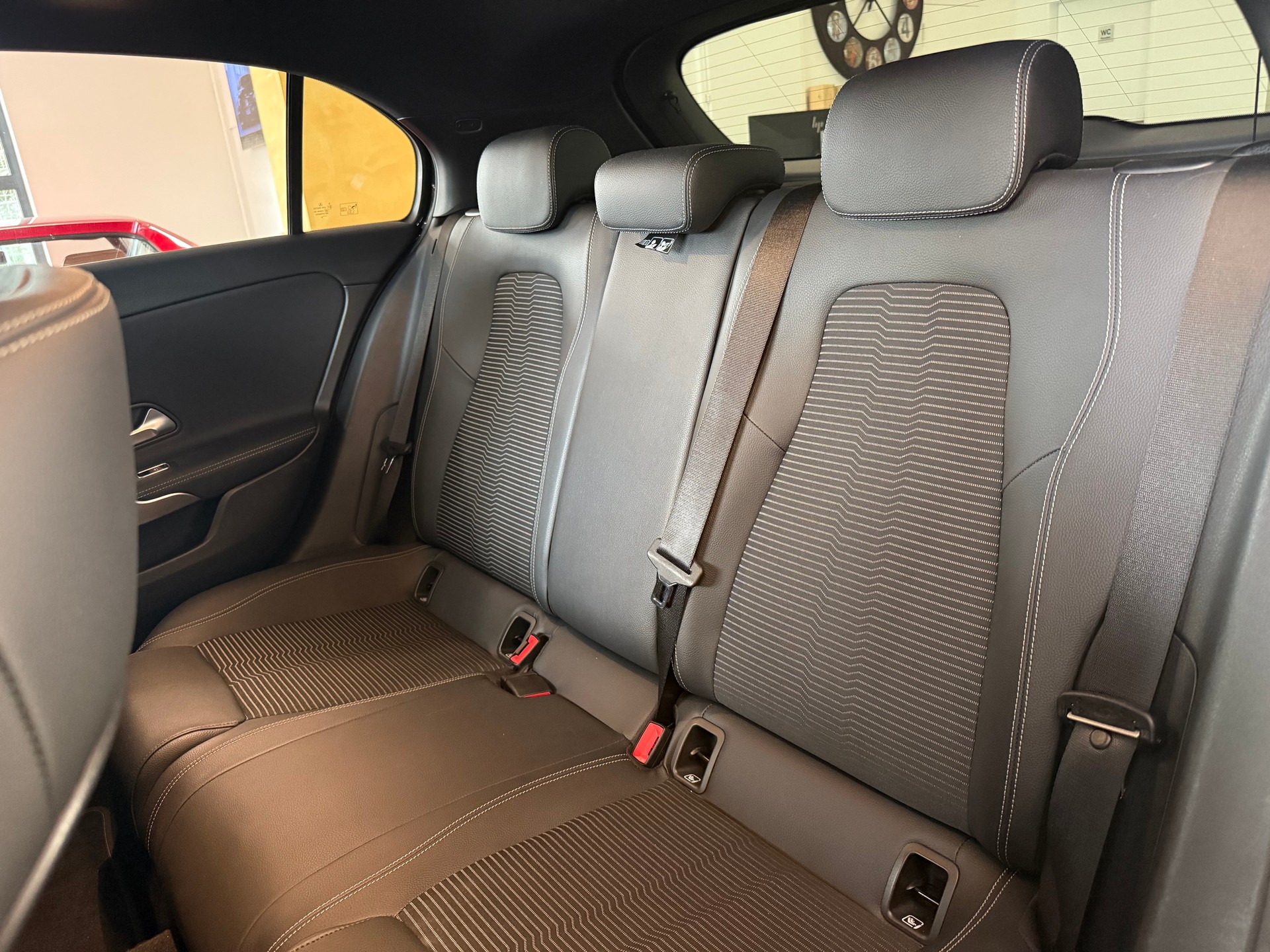 MERCEDES-BENZ A 180 Night Star-image-19