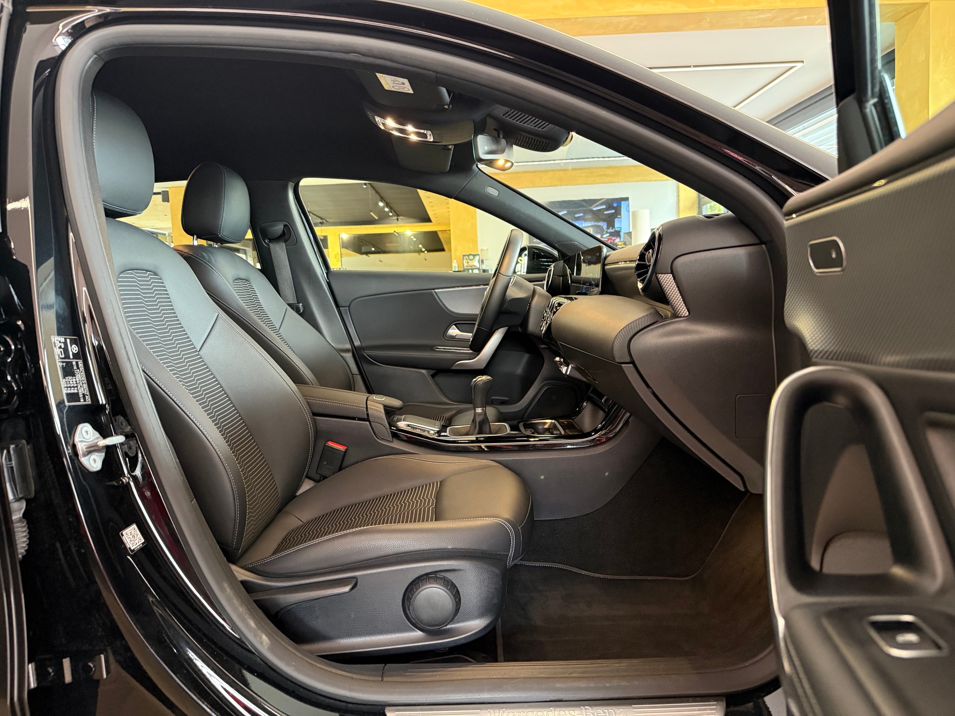 MERCEDES-BENZ A 180 Night Star-image-15