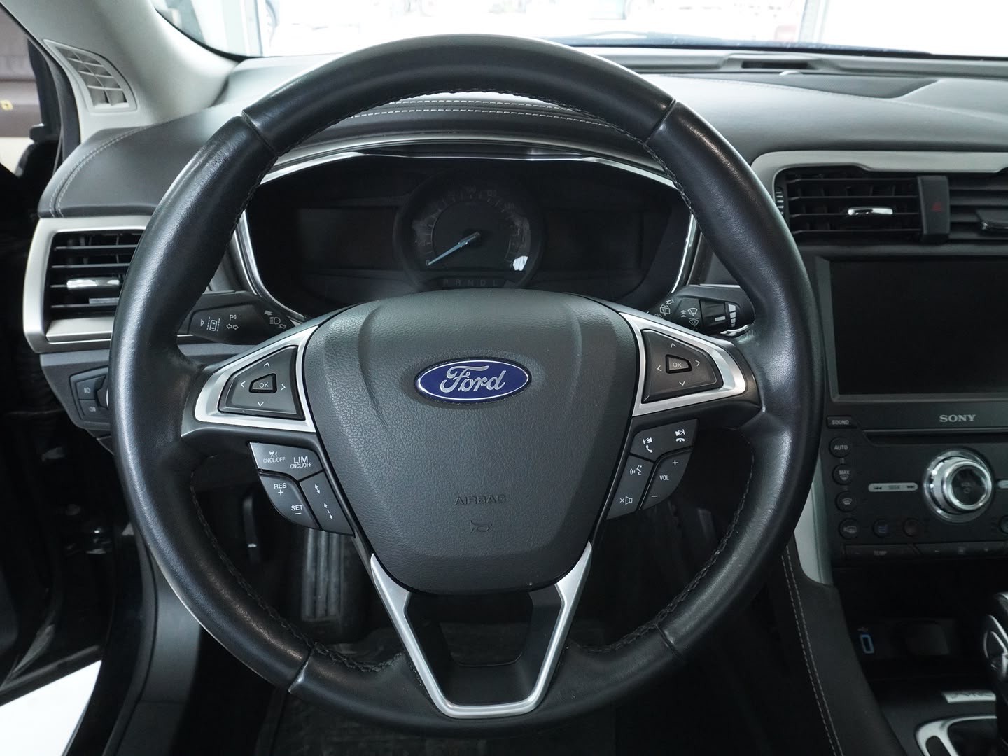FORD Mondeo 2.0 HEV Vignale eCVT-image-13
