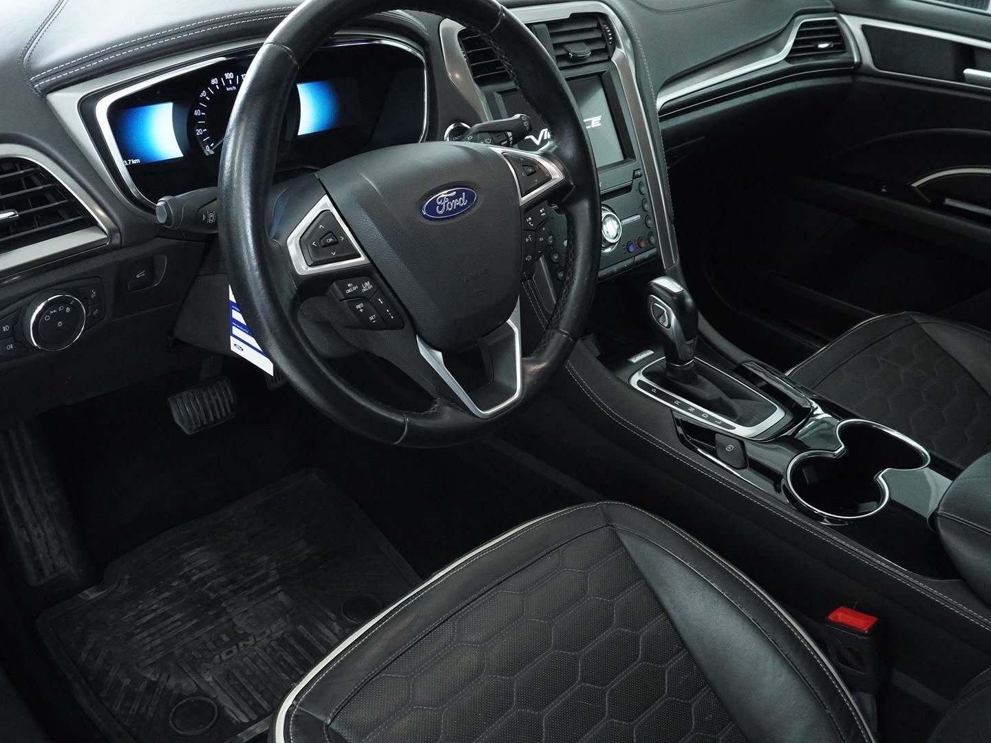 FORD Mondeo 2.0 HEV Vignale eCVT-image-2