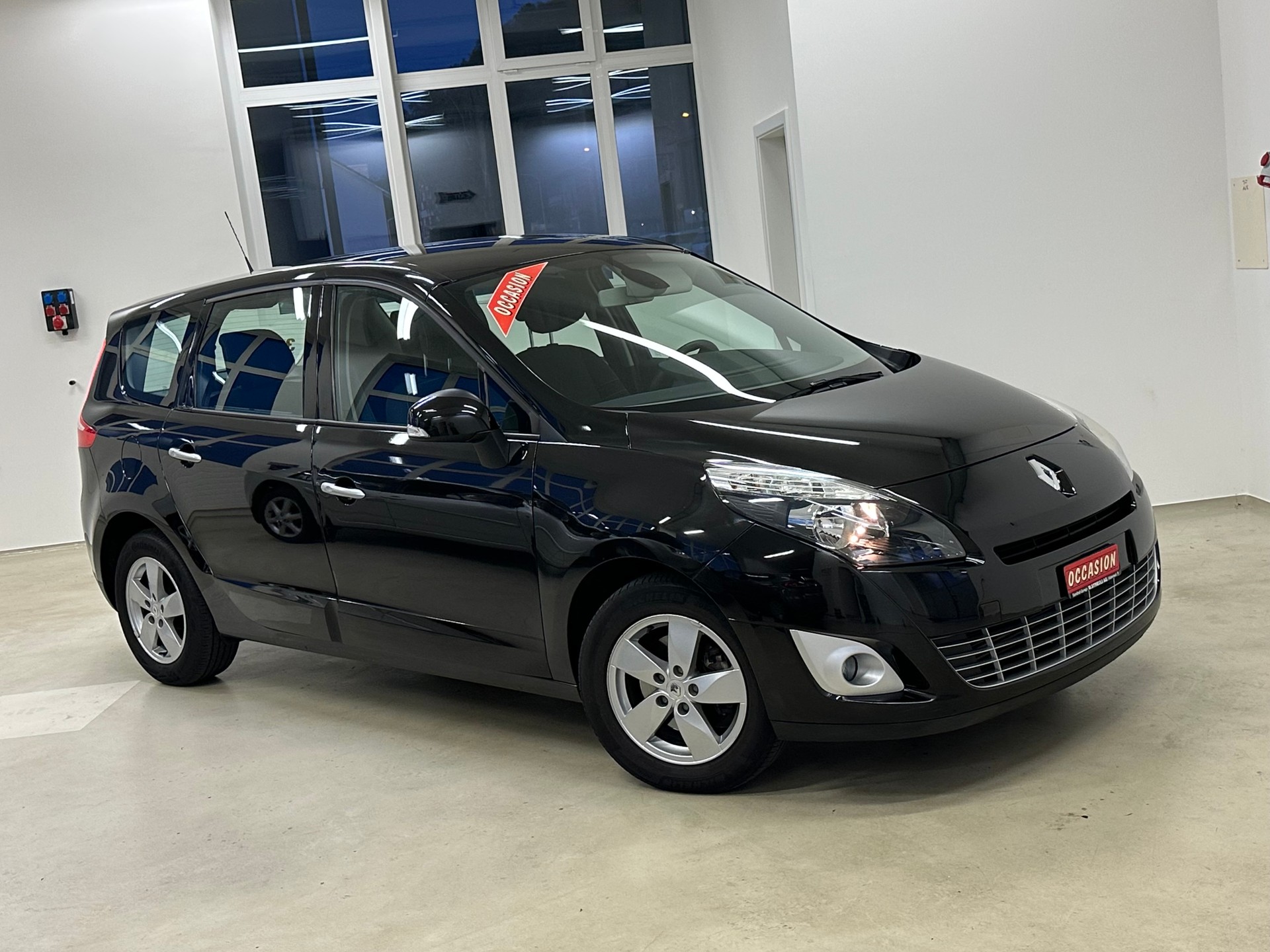 RENAULT Grand Scénic 1.4 16V Turbo Dynamique-image-0