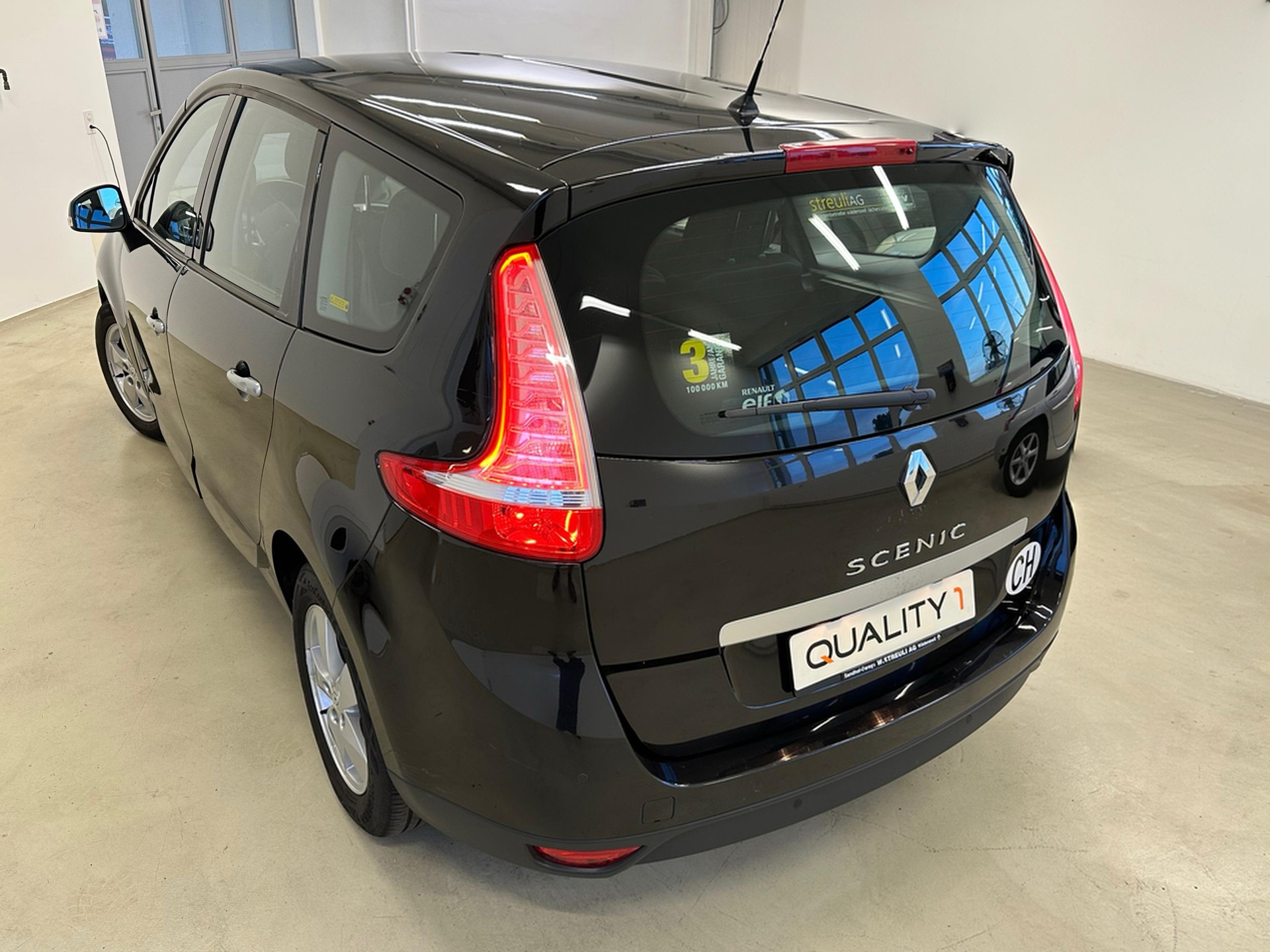RENAULT Grand Scénic 1.4 16V Turbo Dynamique-image-11