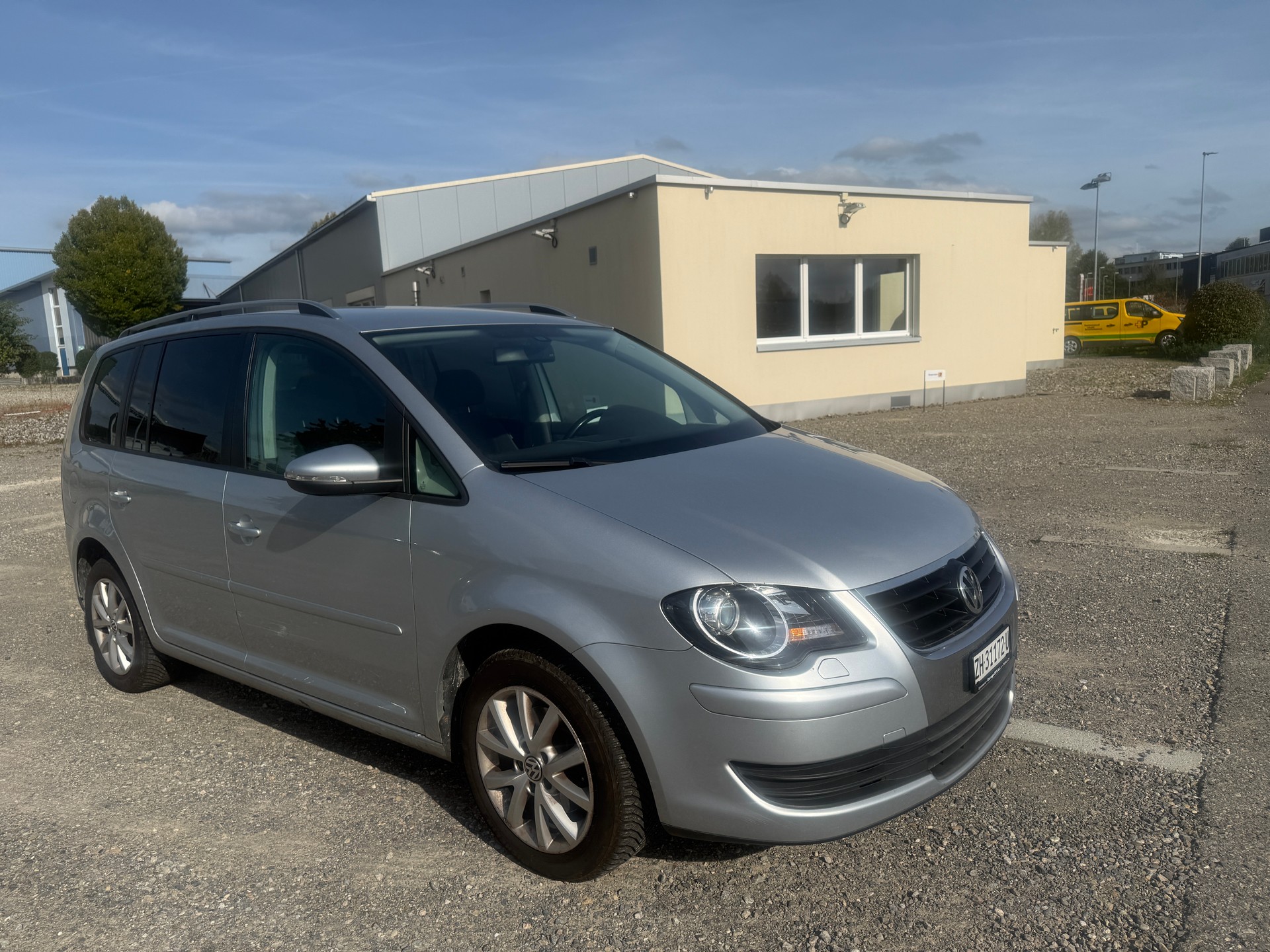 VW Touran 1.4 TSI Highline DSG-image-2