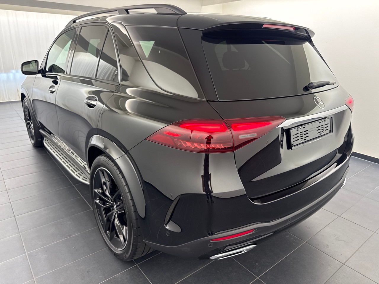 MERCEDES-BENZ GLE 450 d 4Matic 9G-Tronic-showroom-element-1