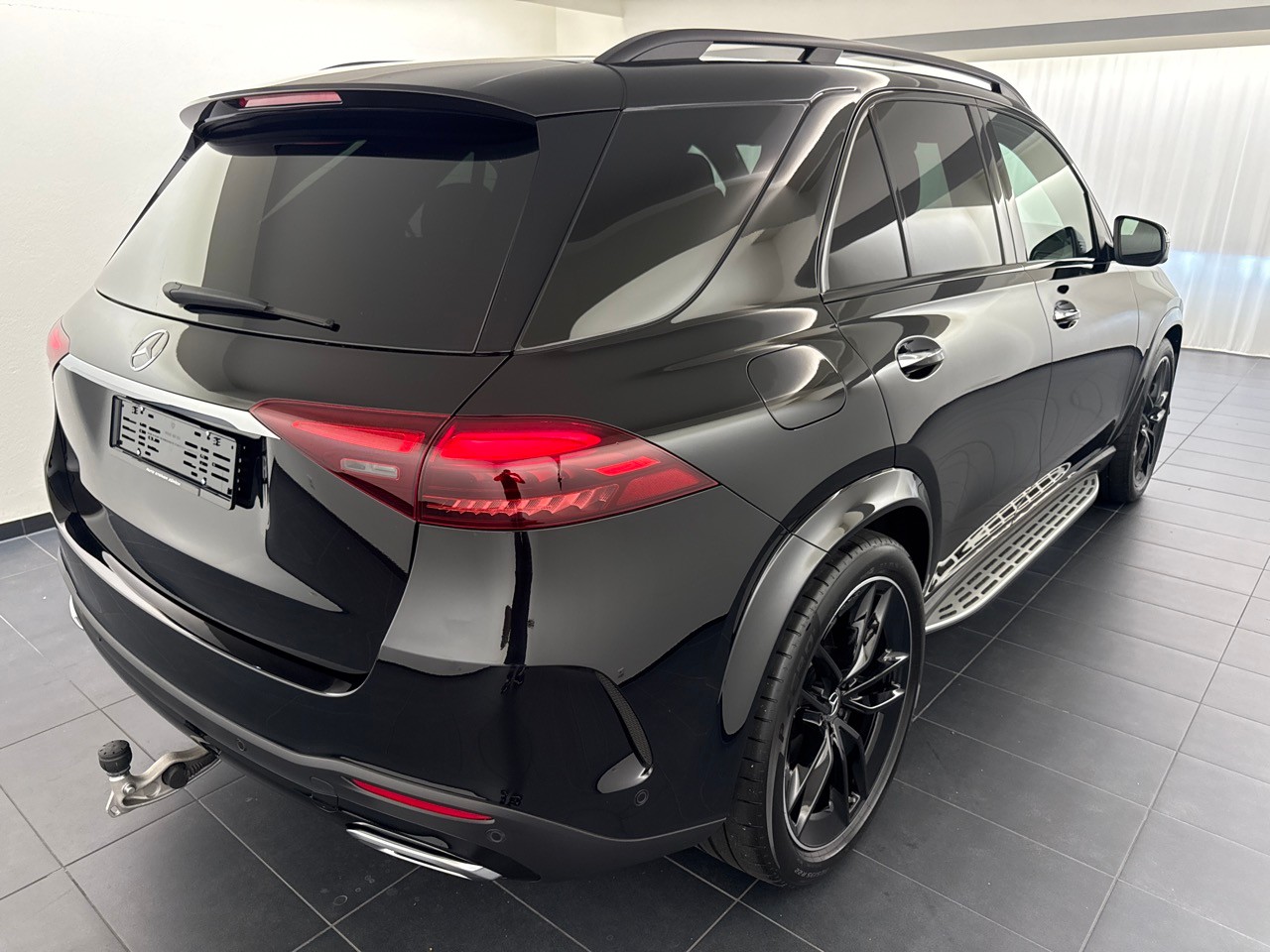 MERCEDES-BENZ GLE 450 d 4Matic 9G-Tronic-showroom-element-2