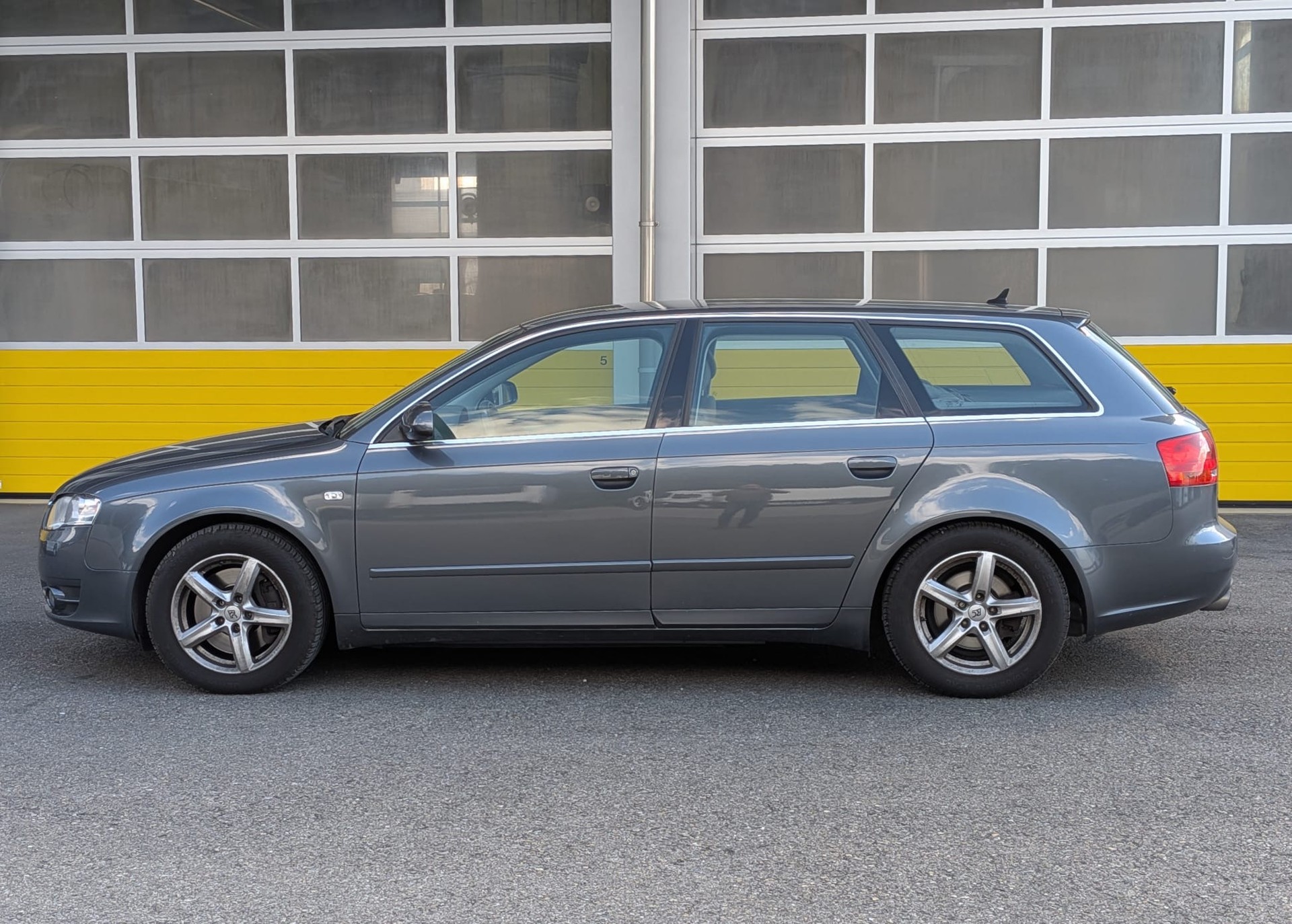 AUDI A4 Avant 3.2 FSI quattro-image-6
