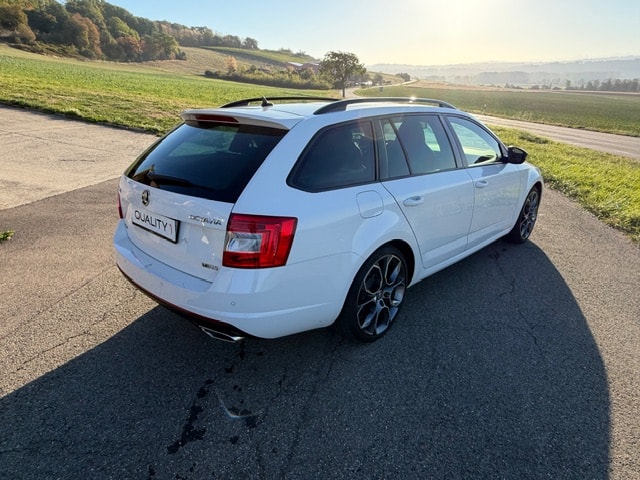 SKODA Octavia Combi 2.0 TDI RS 4x4 DSG-image-7