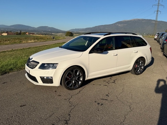 SKODA Octavia Combi 2.0 TDI RS 4x4 DSG-image-3