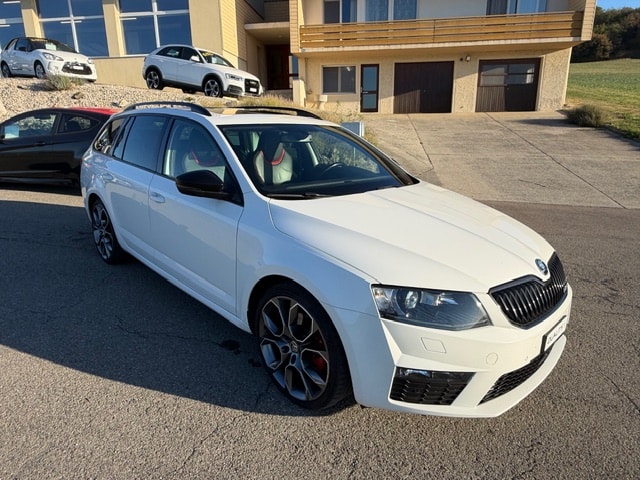 SKODA Octavia Combi 2.0 TDI RS 4x4 DSG-image-9