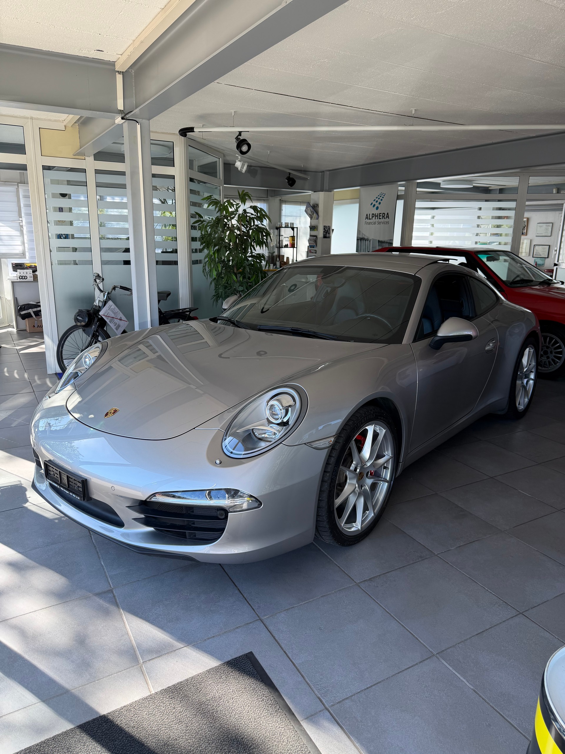 PORSCHE 911 Carrera-image-3