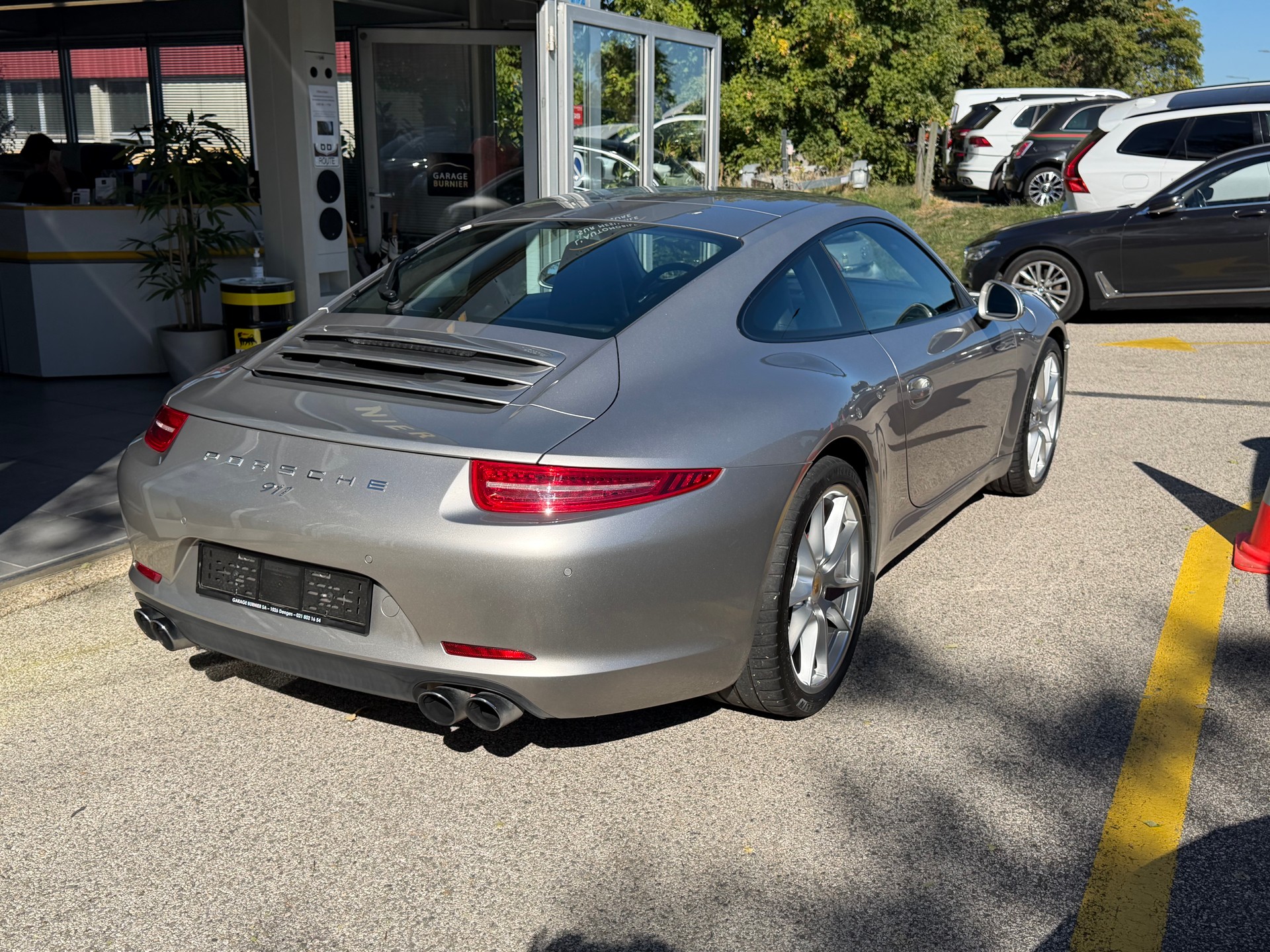 PORSCHE 911 Carrera-image-2