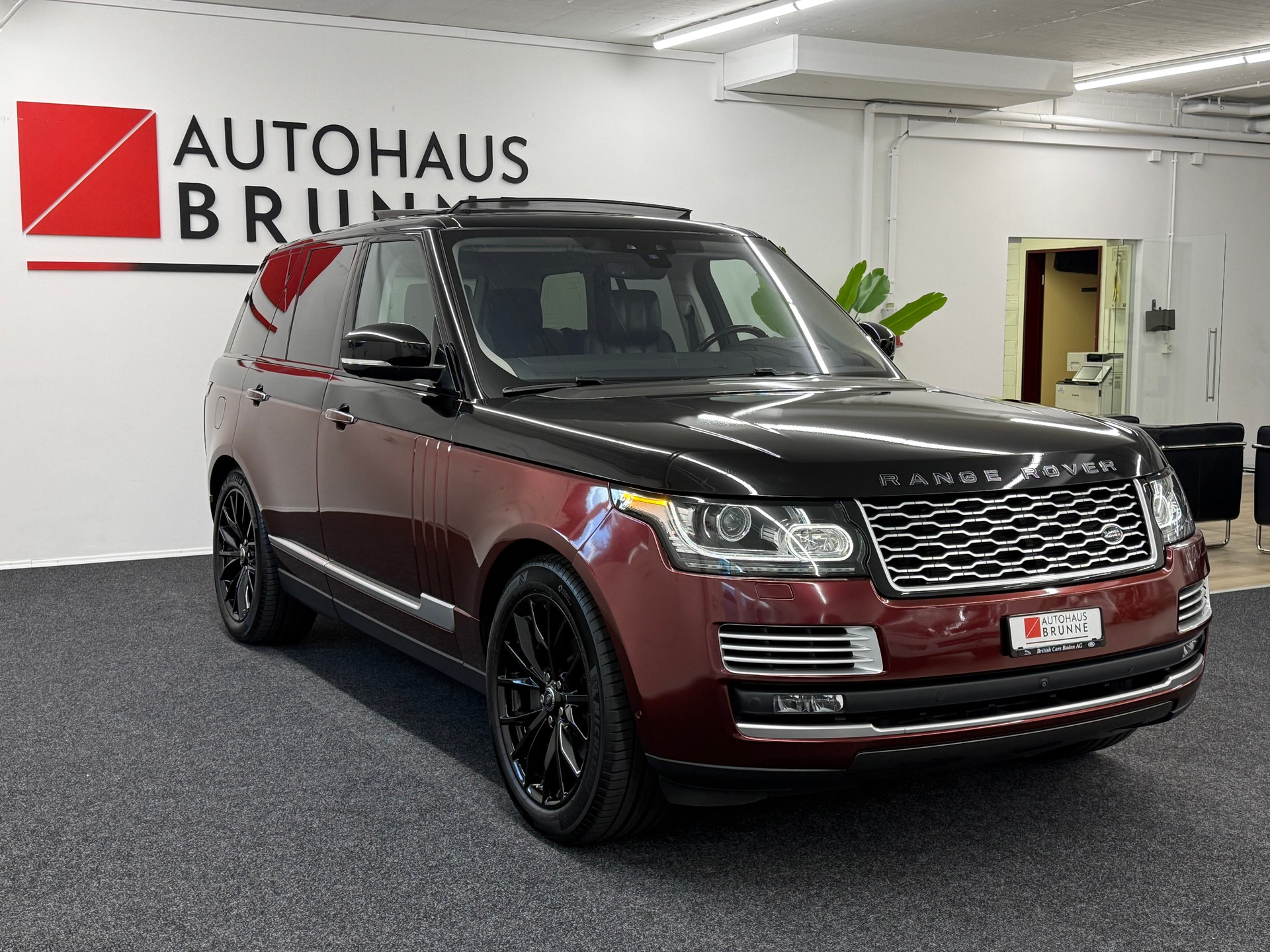 LAND ROVER Range Rover 3.0 TDV6 Autobiography Automatic-image-2