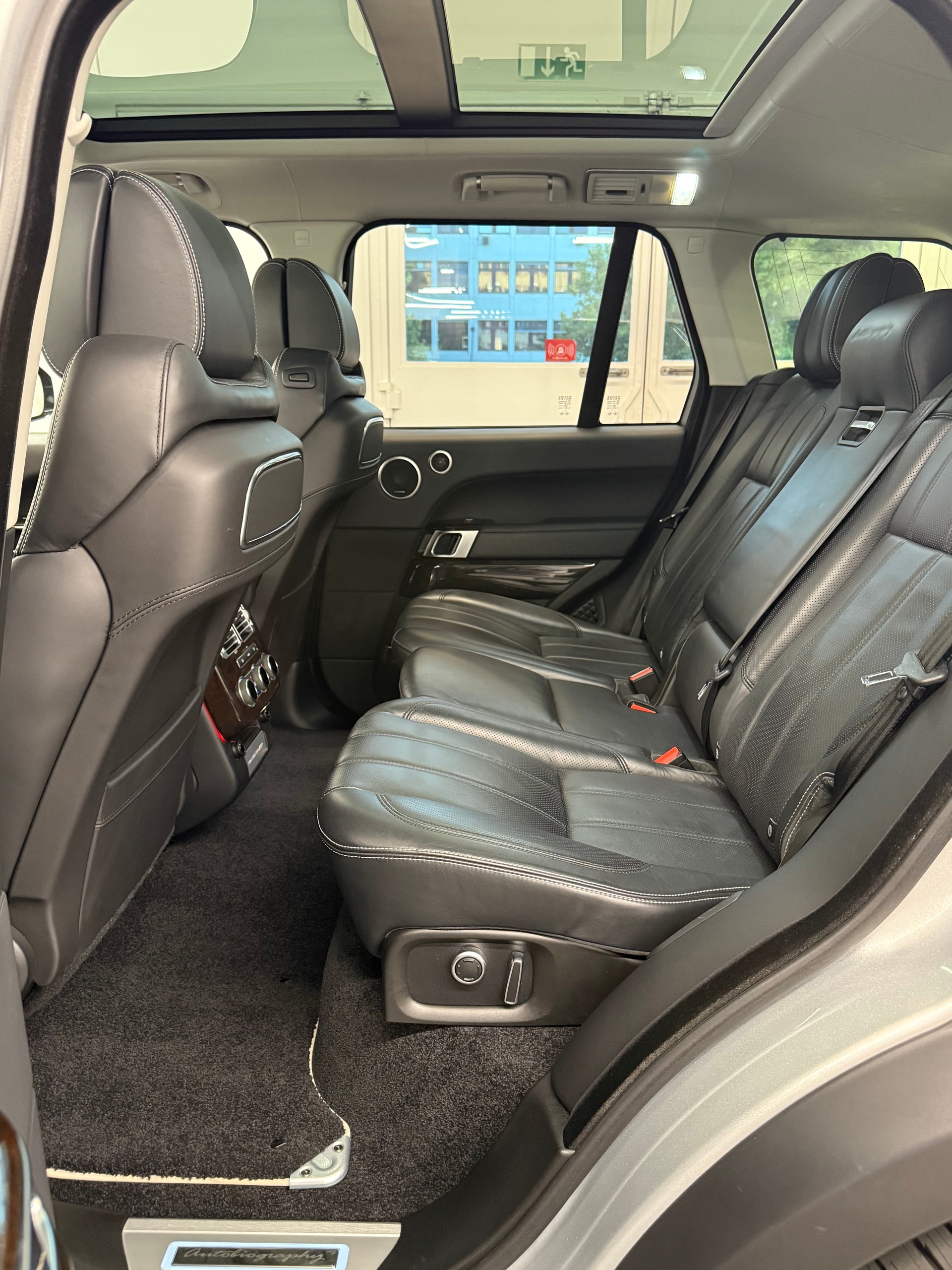 LAND ROVER Range Rover 3.0 TDV6 Autobiography Automatic-image-17
