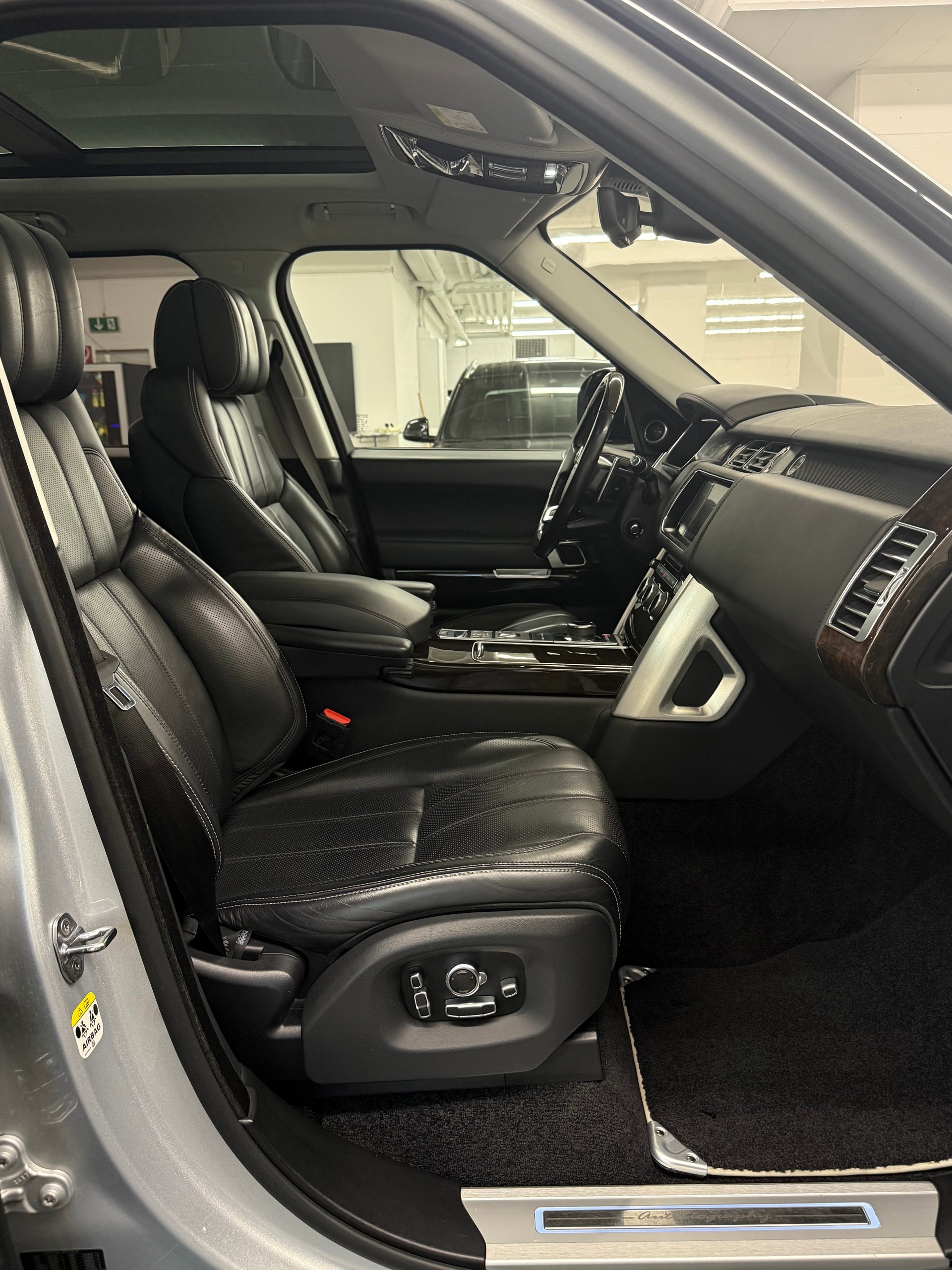 LAND ROVER Range Rover 3.0 TDV6 Autobiography Automatic-image-25