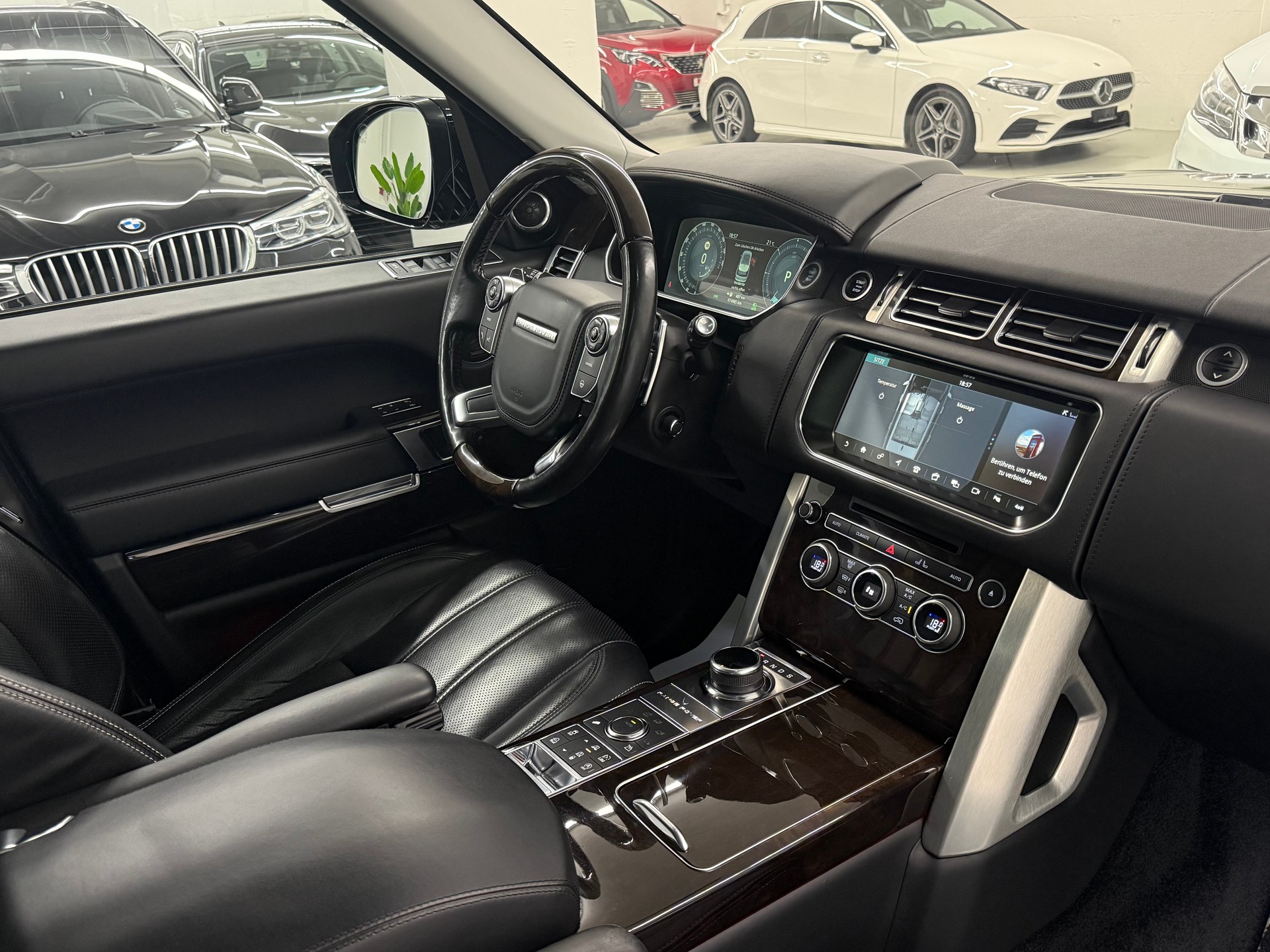 LAND ROVER Range Rover 3.0 TDV6 Autobiography Automatic-image-23