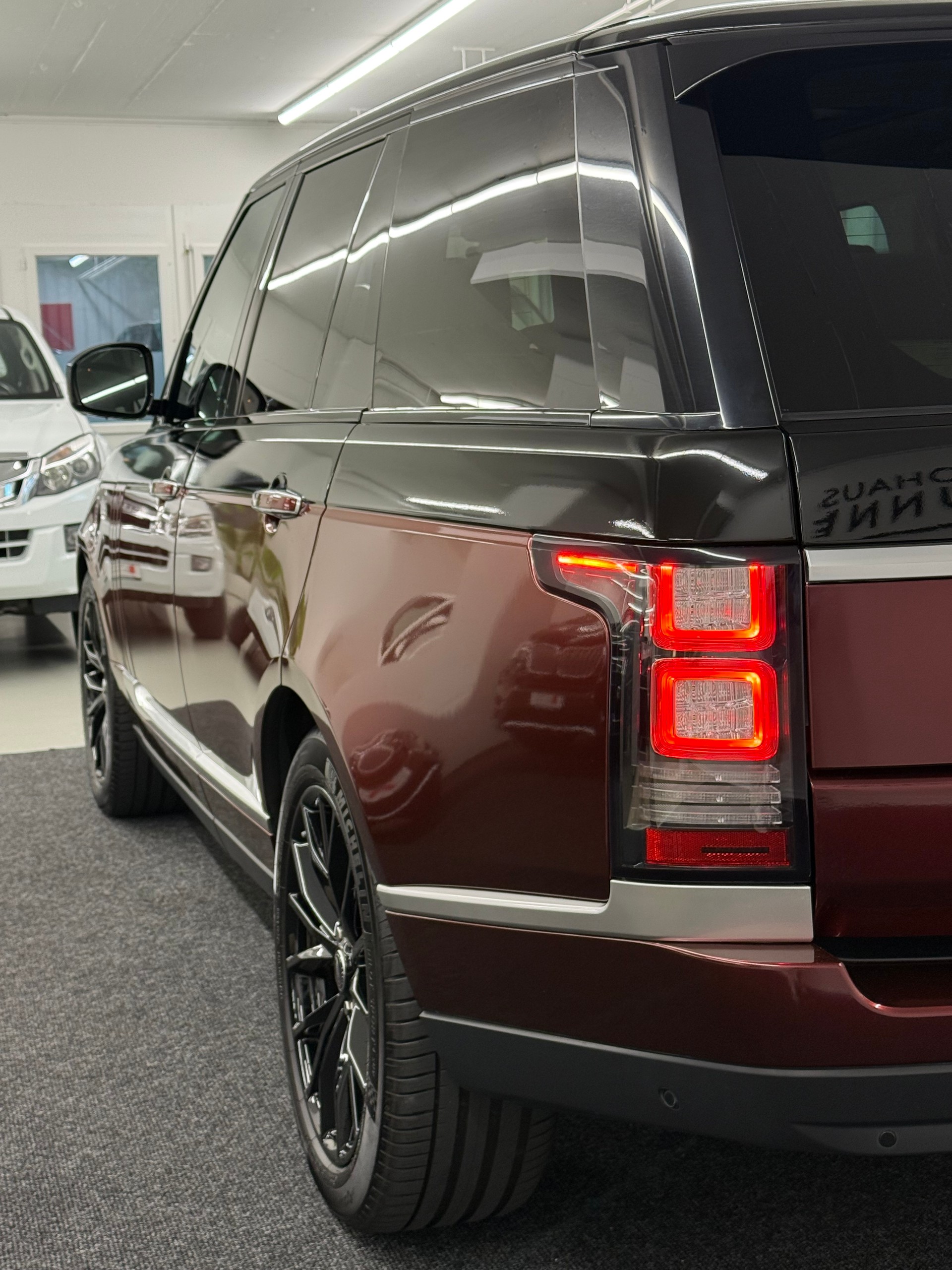 LAND ROVER Range Rover 3.0 TDV6 Autobiography Automatic-image-8