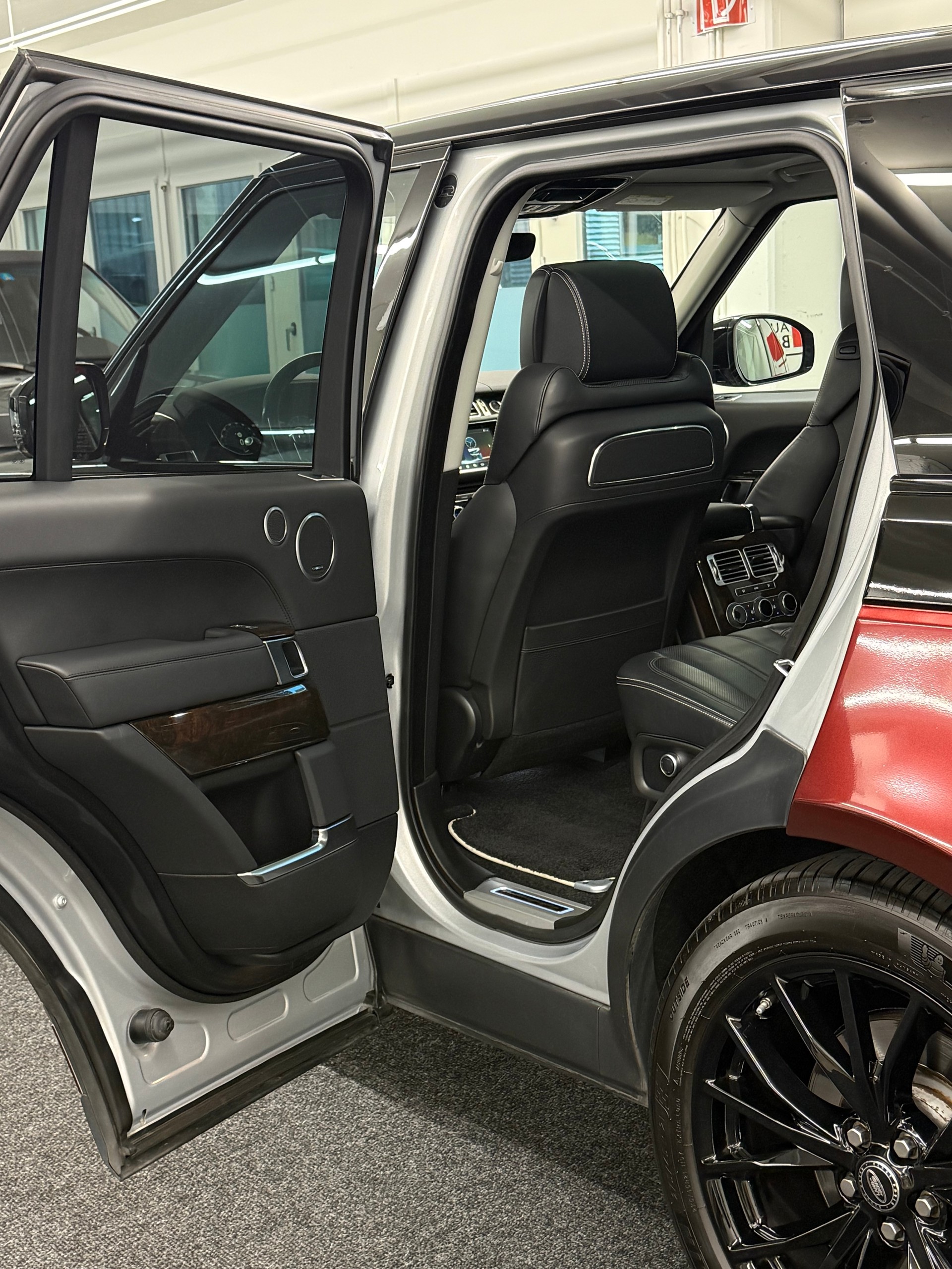 LAND ROVER Range Rover 3.0 TDV6 Autobiography Automatic-image-18