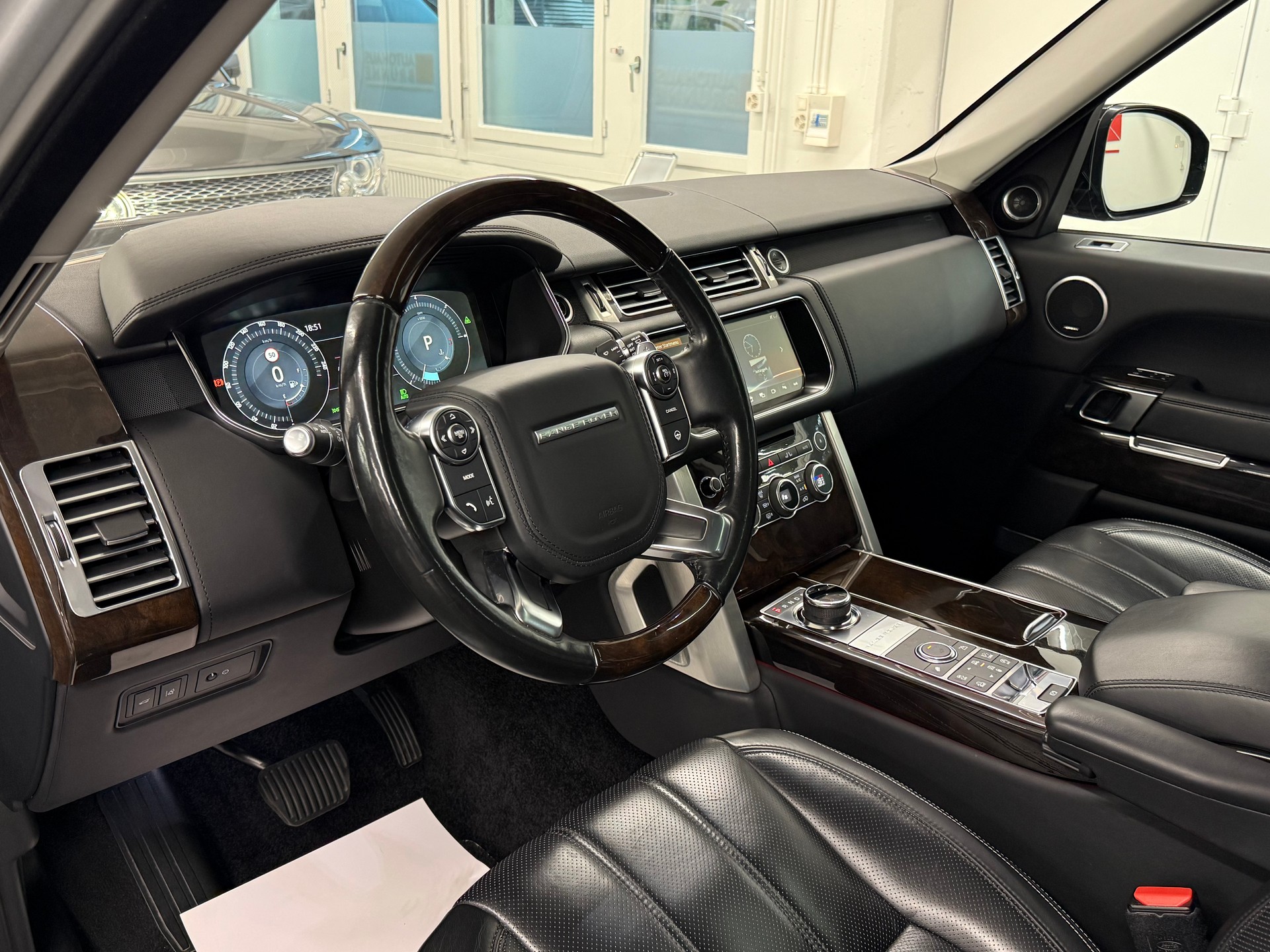 LAND ROVER Range Rover 3.0 TDV6 Autobiography Automatic-image-14