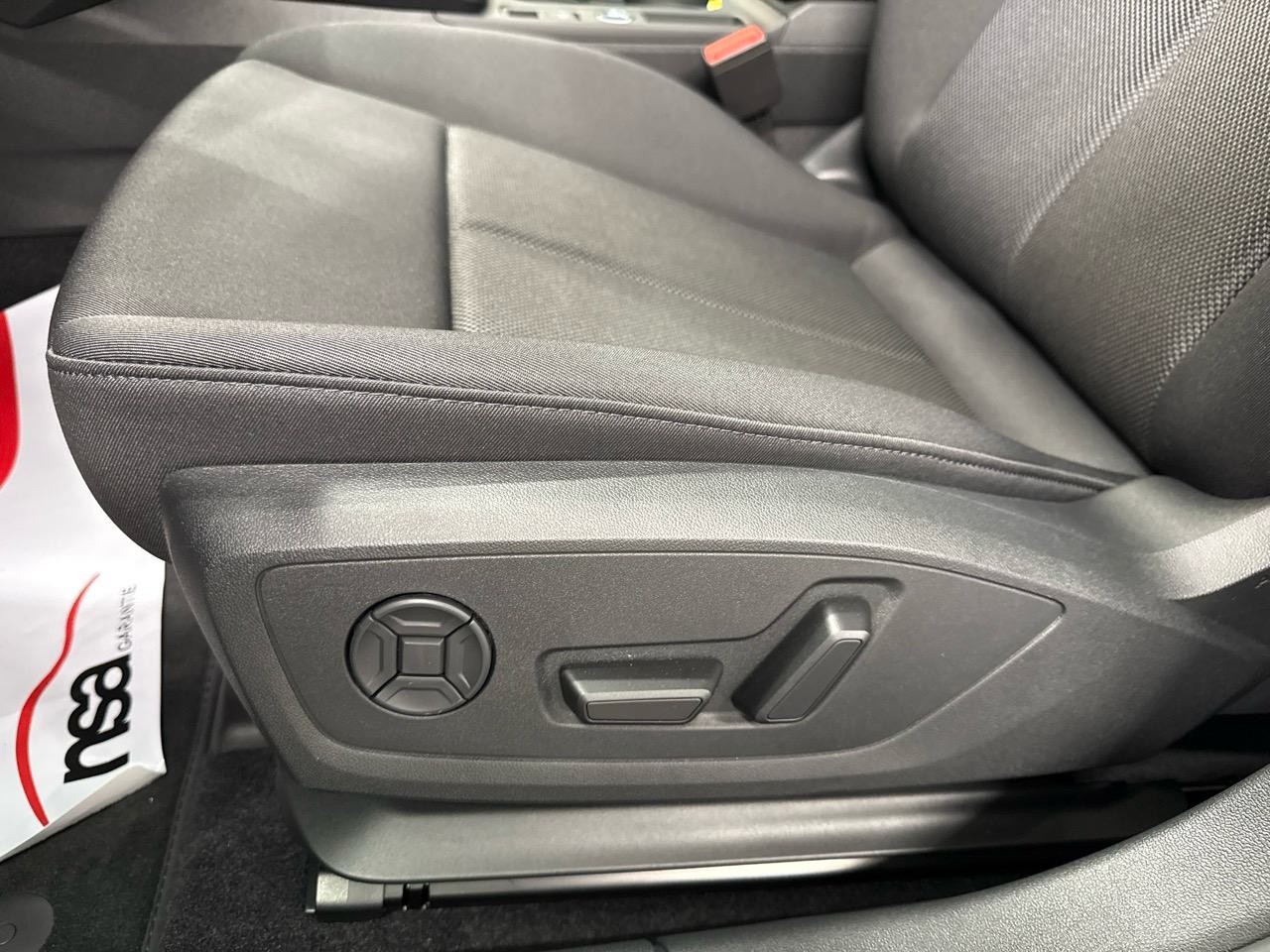 AUDI A3 Sportback 35 TFSI Attraction S-tronic-image-4