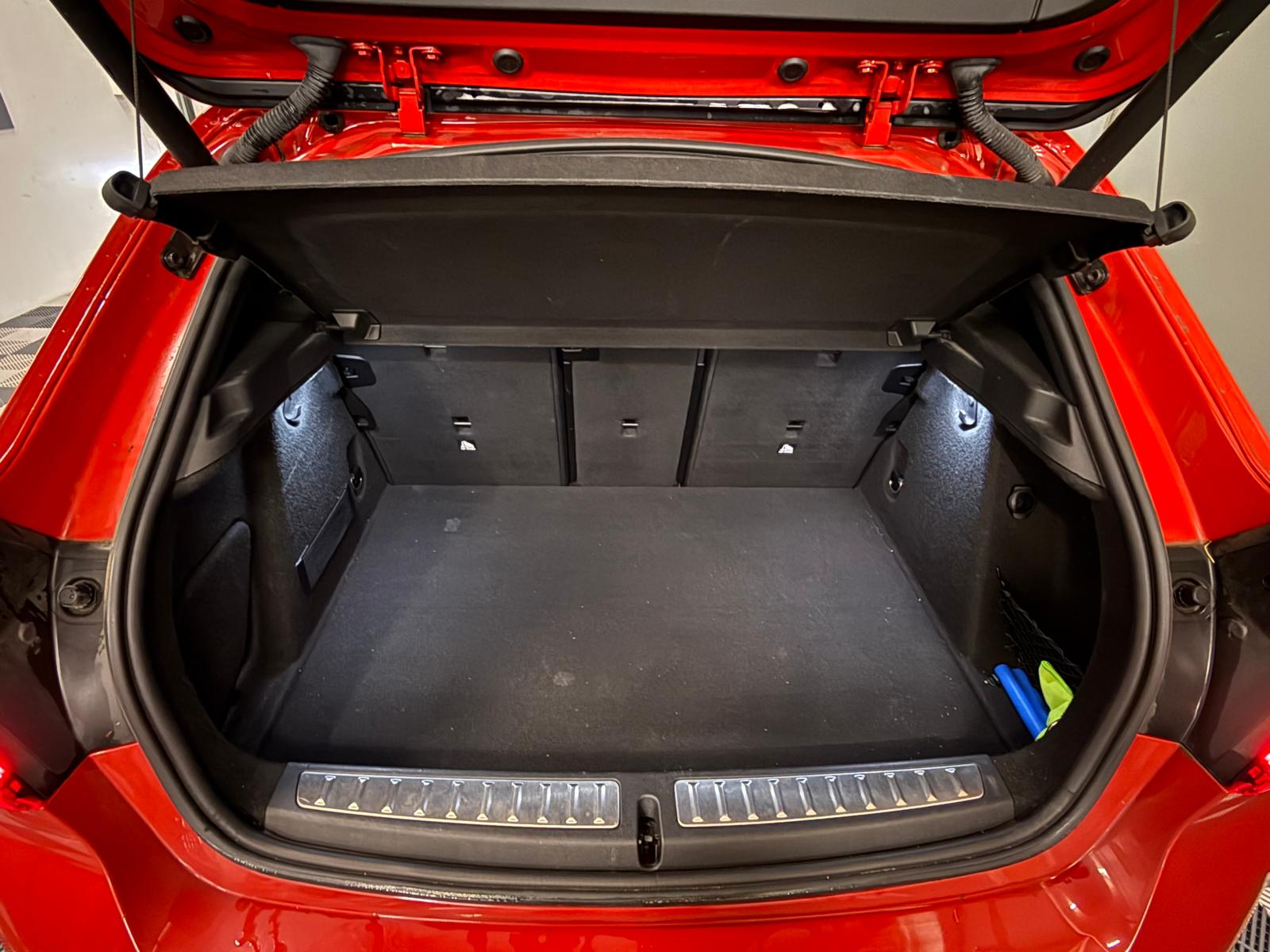 BMW M135i xDrive Steptronic-image-12