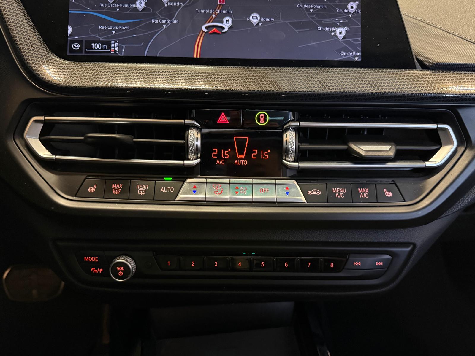 BMW M135i xDrive Steptronic-image-27