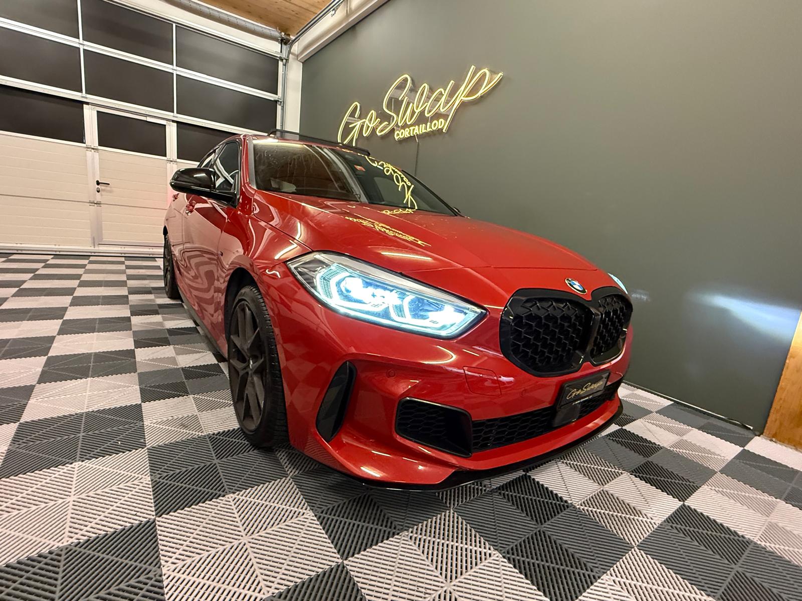 BMW M135i xDrive Steptronic-image-7